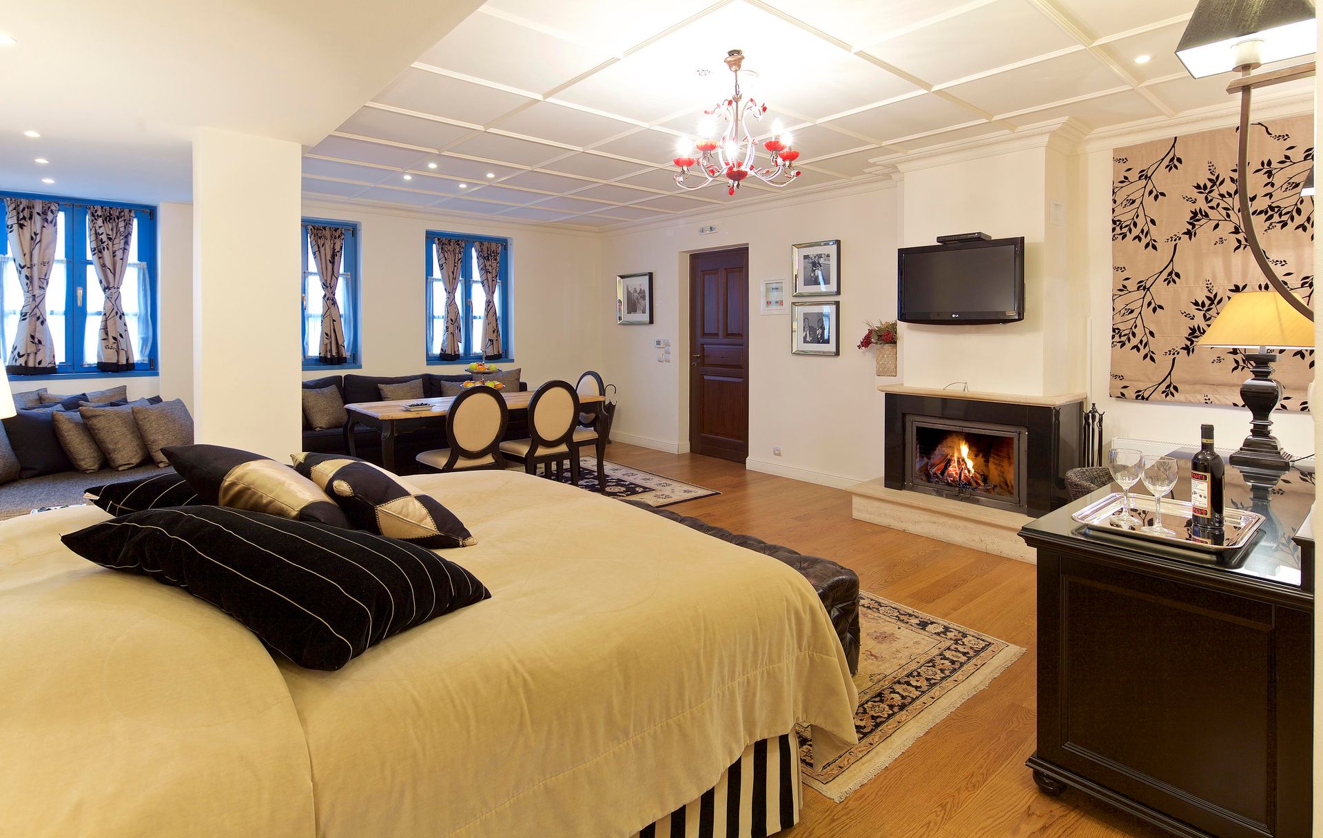 Superior Suite with Fireplace – 50 sq.m.