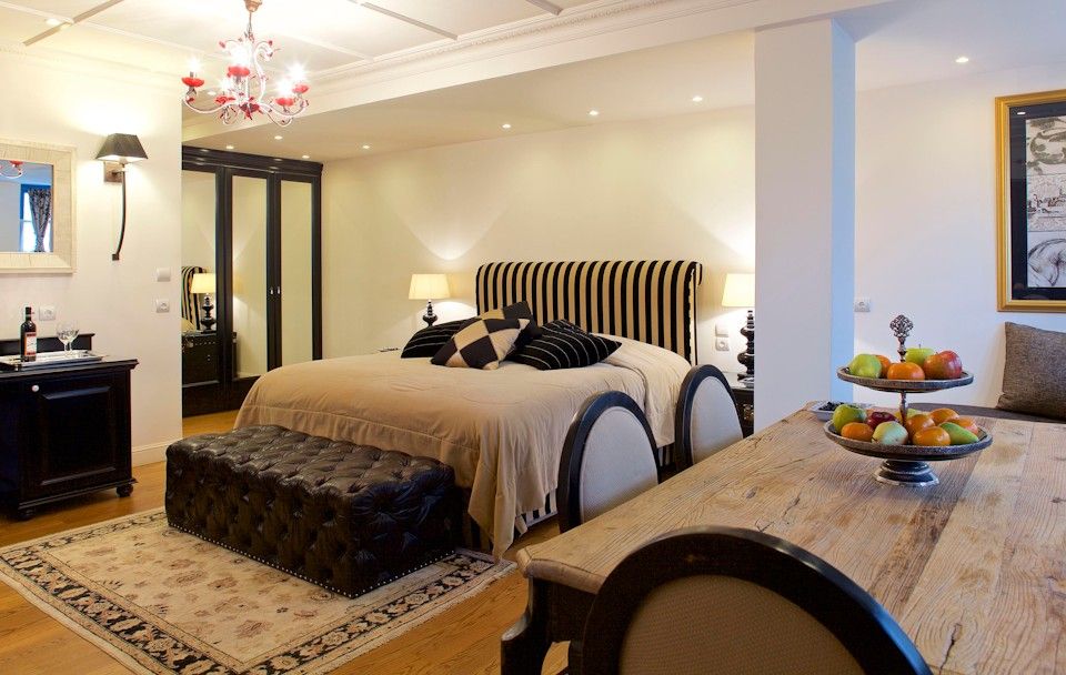 Deluxe Suite with Fireplace – 50 sq.m.