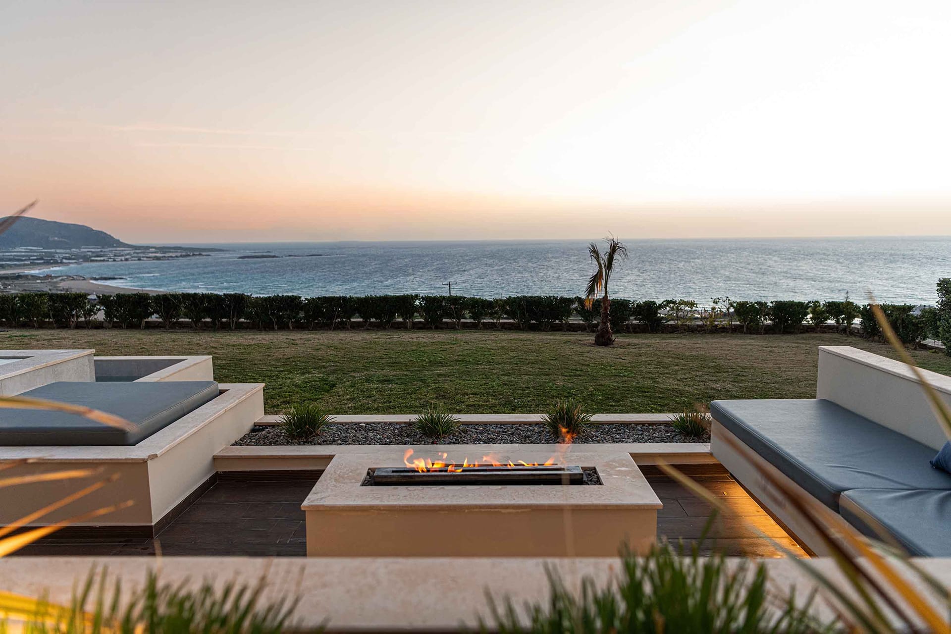 Villa Mare I Free* Heated pool & Infinite blue!