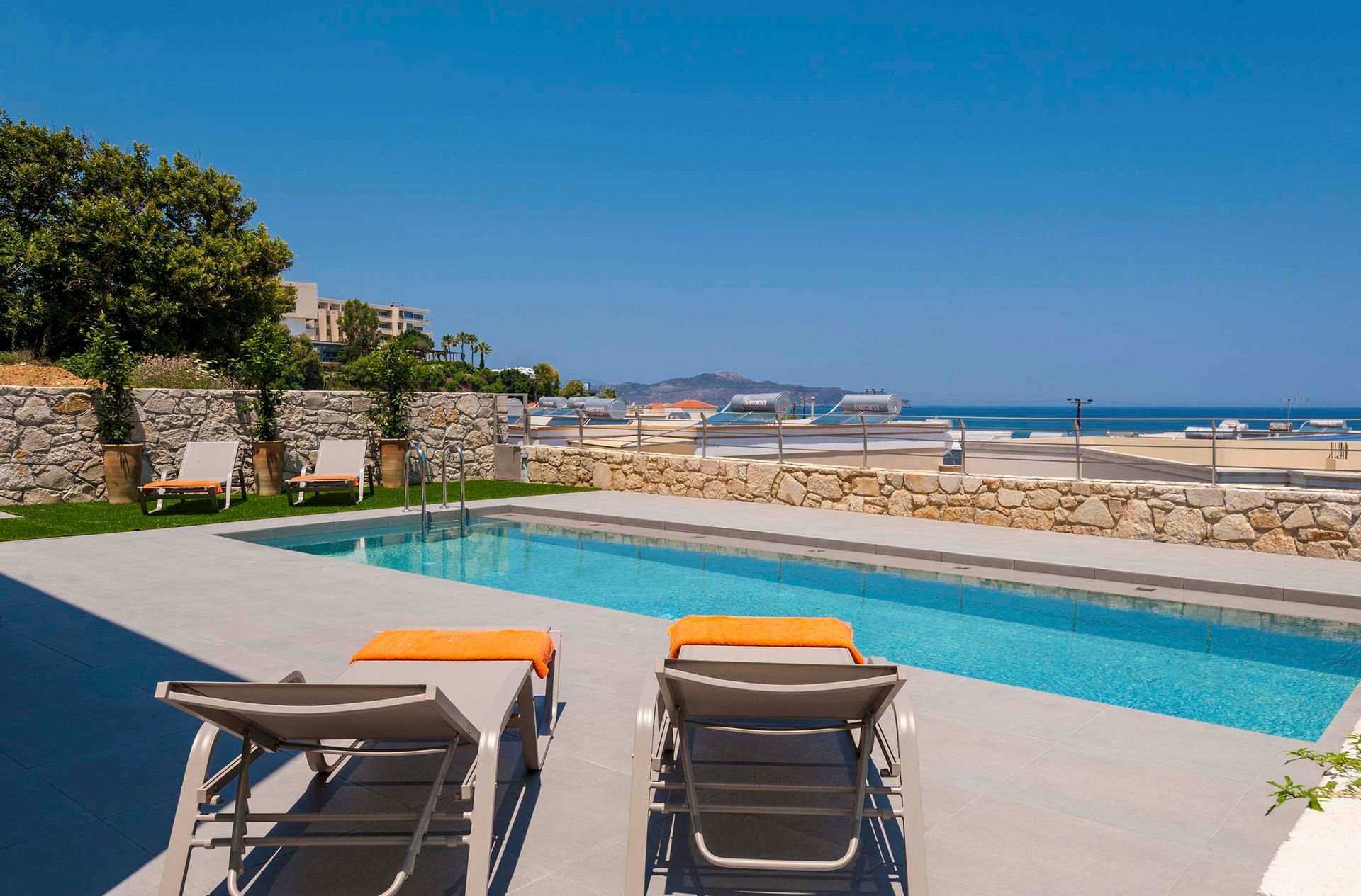 Elvoria Villa II - Luxury close to the Sea