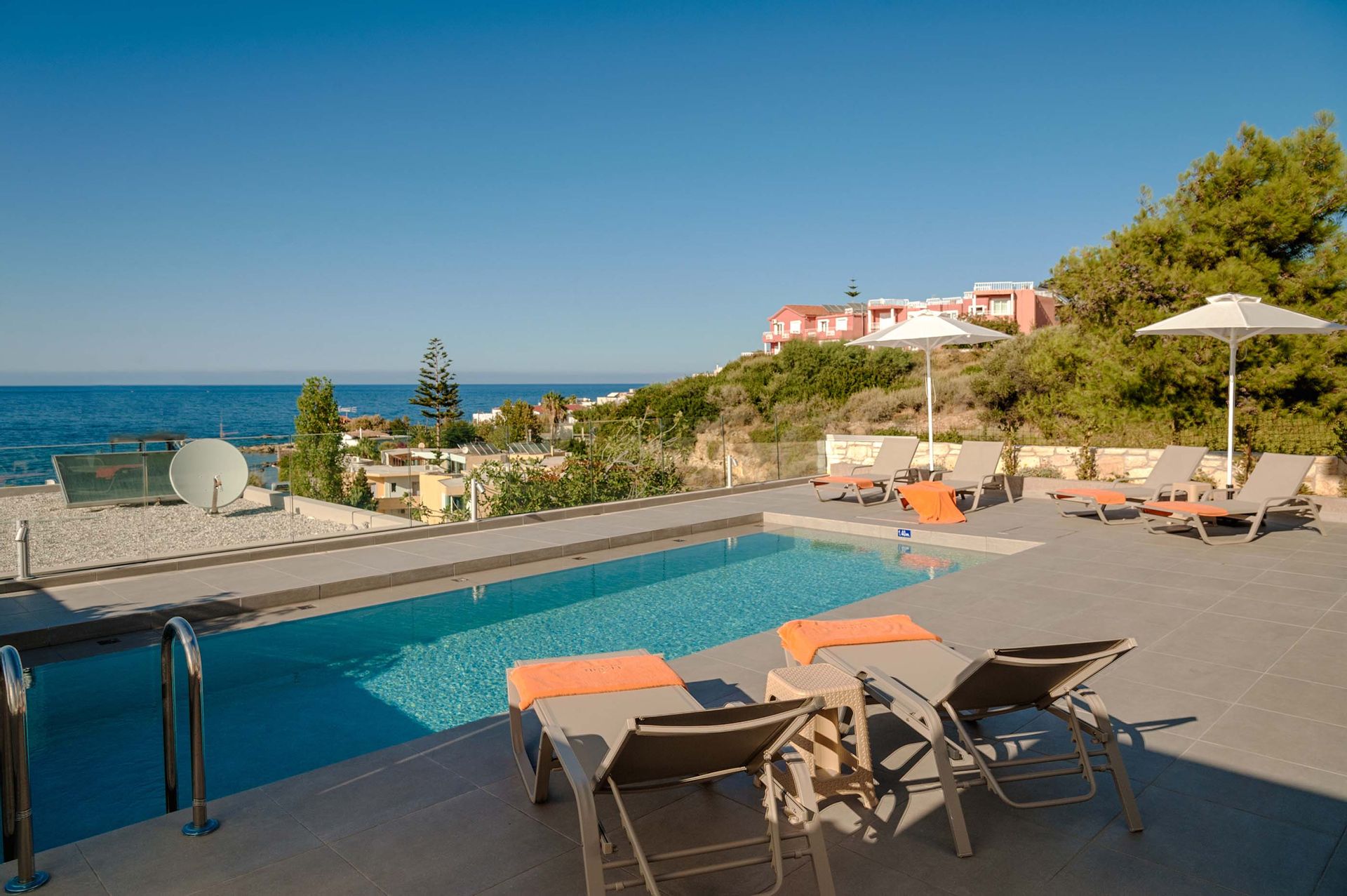 Elvoria IV - Luxury close to the sea!