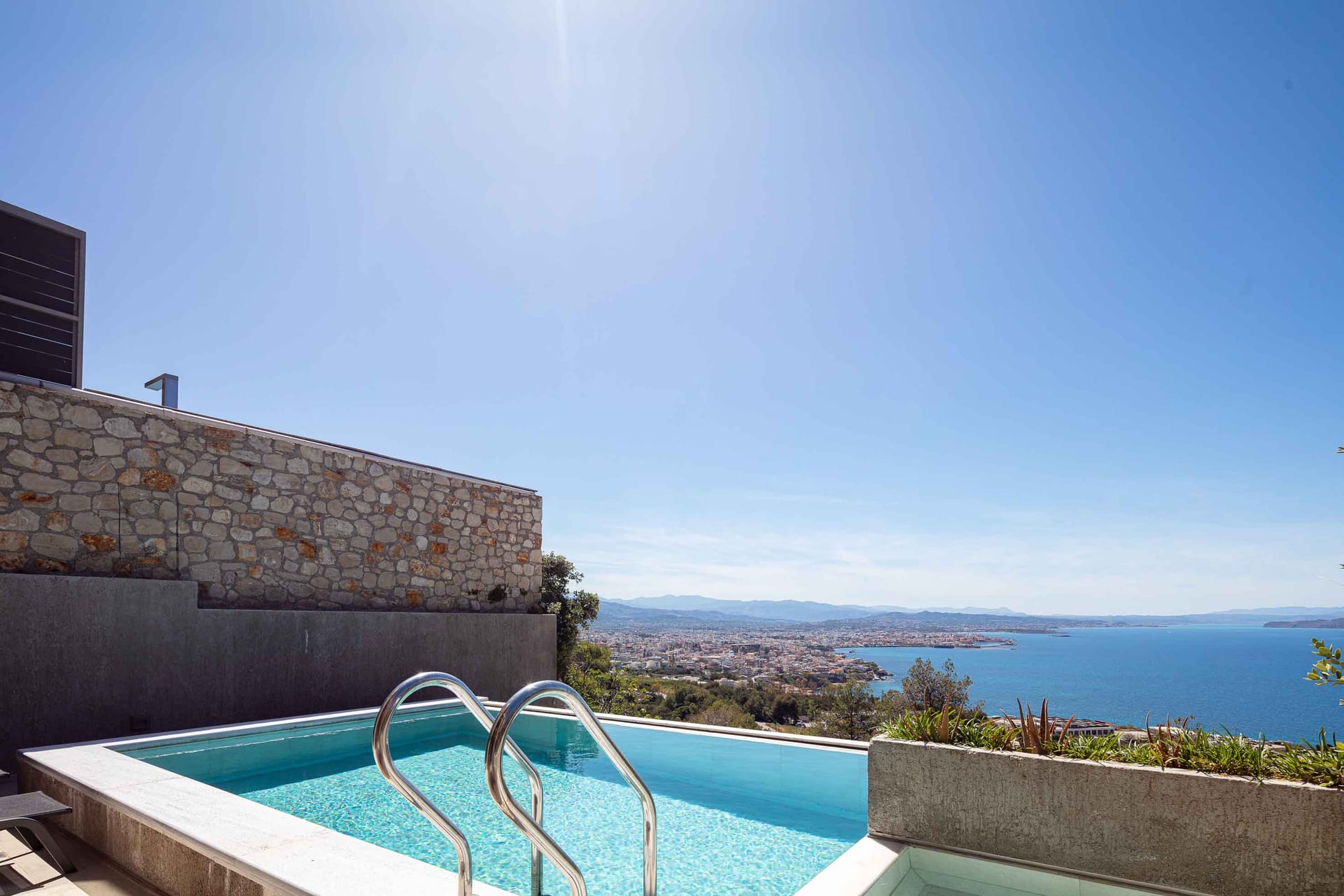 Omnia Villa II - Heated* pool &amp; dazzling seaview!