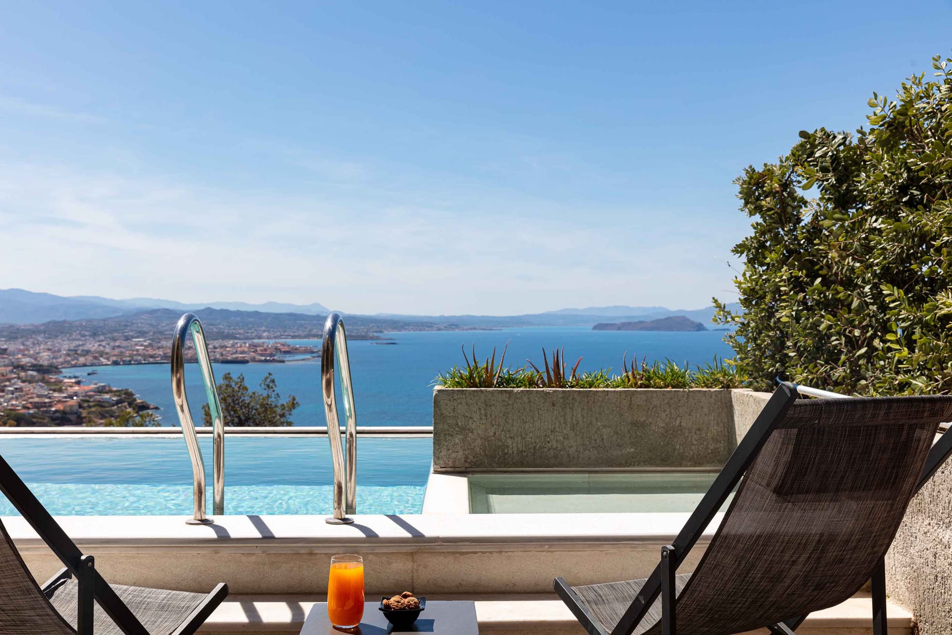 Omnia Villa II - Heated* pool & dazzling seaview!