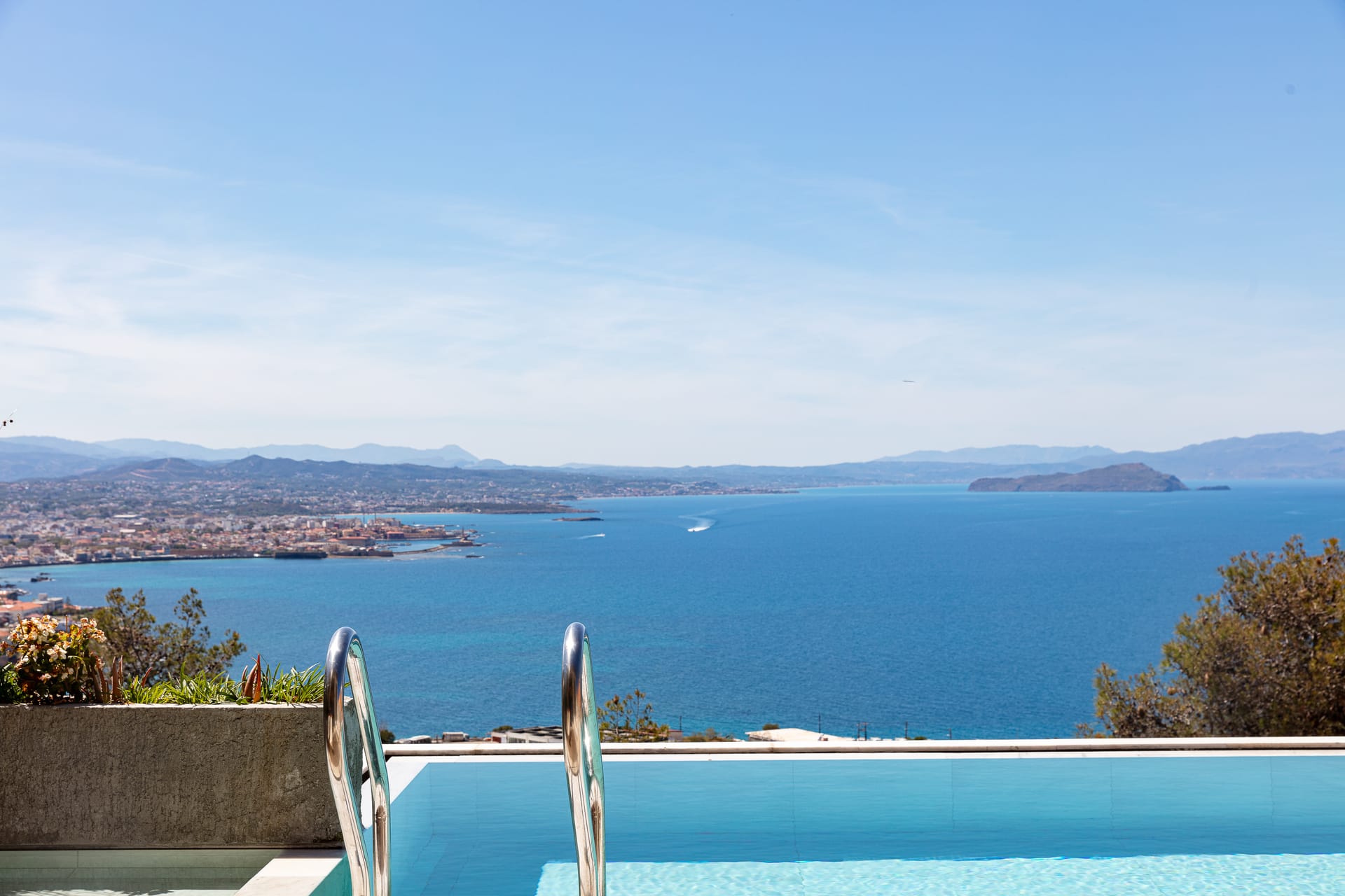 Omnia Villas I Heated* pools &amp; stunning seaviews!