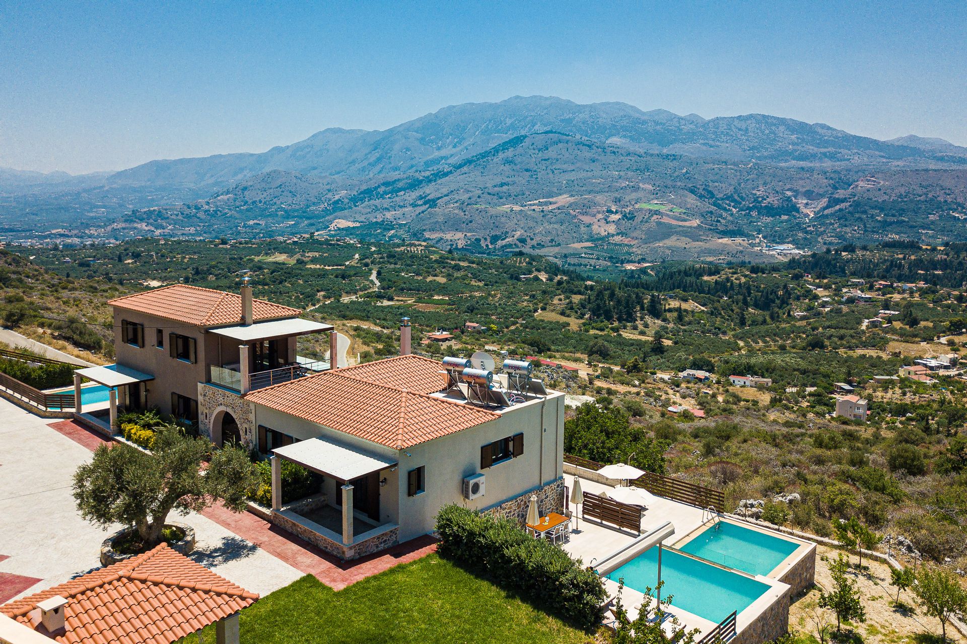 Countryside villas with stunning mountain view