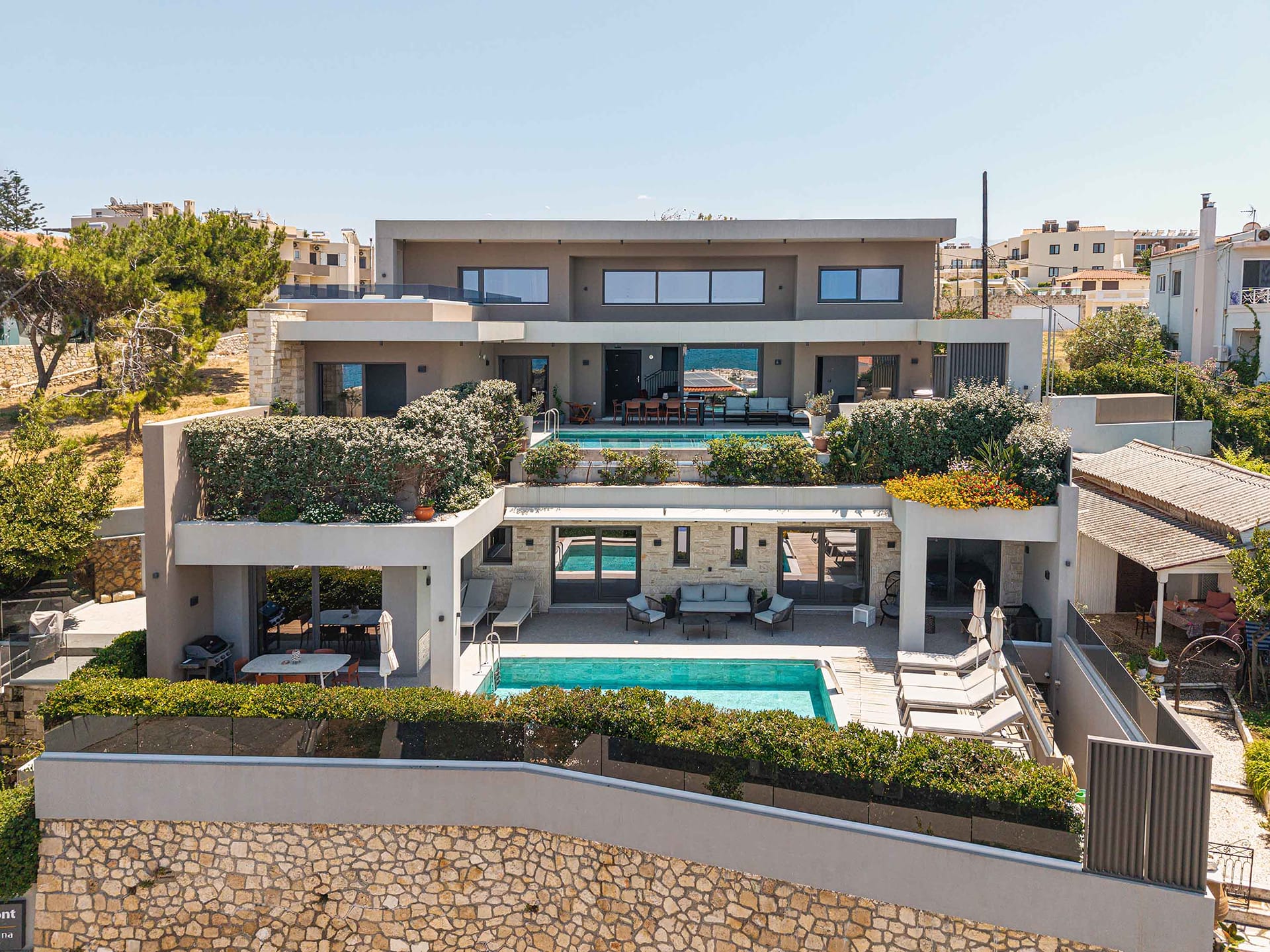 Lusol Seafront Villas-Free* Heated Pools 100m Sea