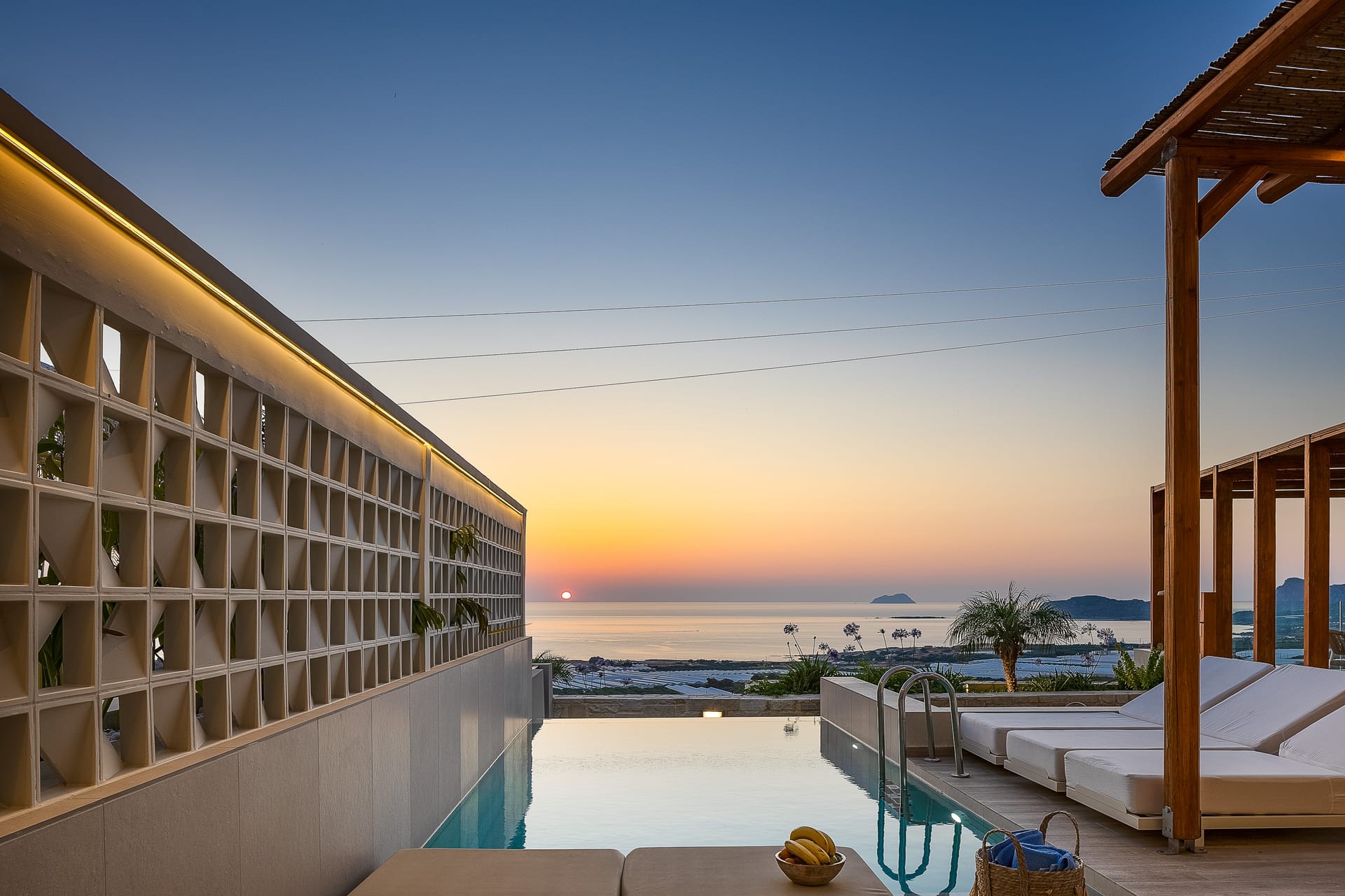 Villa Domenica I Free* heated pool &amp; Seaviews!