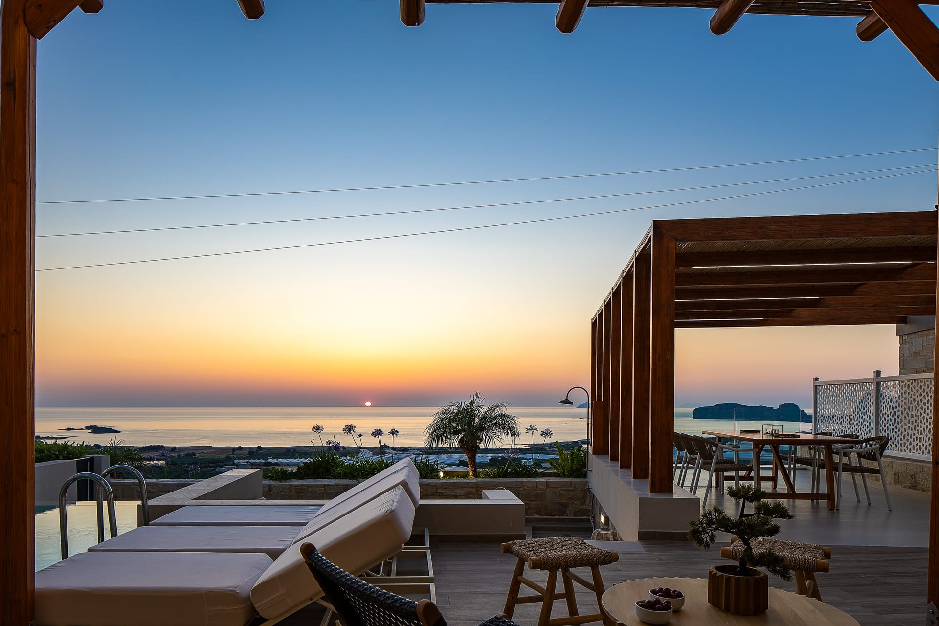 Villa Domenica I Free* heated pool & Seaviews!