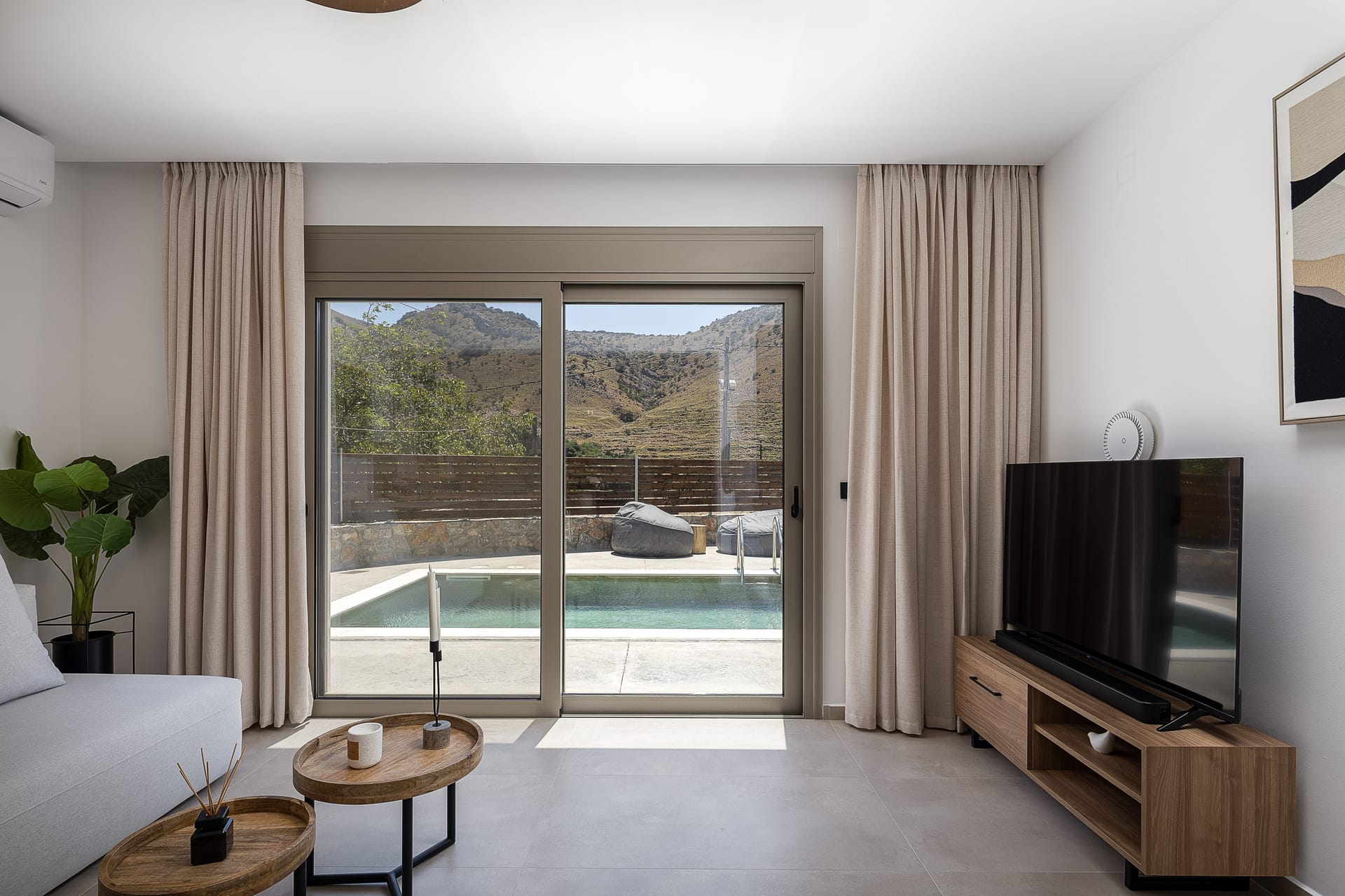 Imbros Villa lll - Free* Heated Pool in mountains!