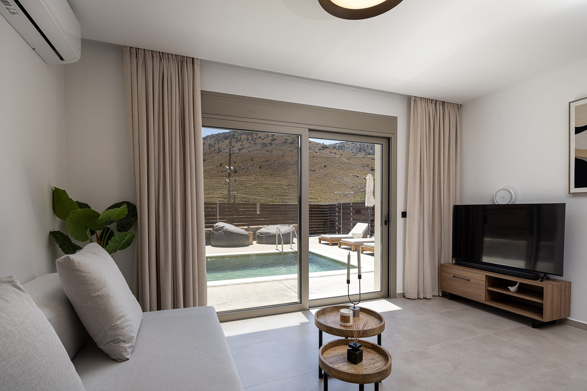 Imbros Villa lll - Free* Heated Pool in mountains!