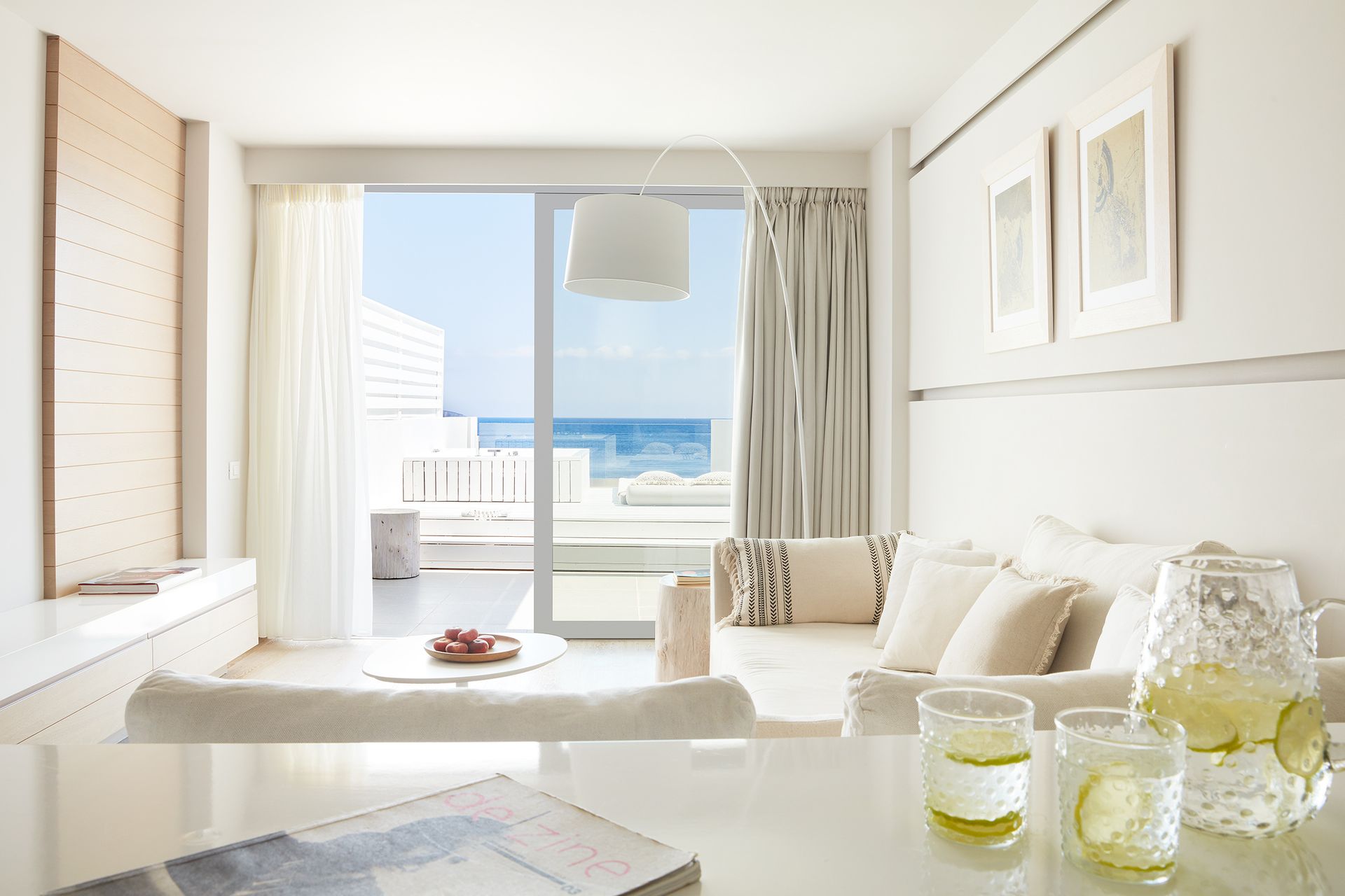 Beachfront Executive Junior Suite with Sea View - Outdoor Jacuzzi