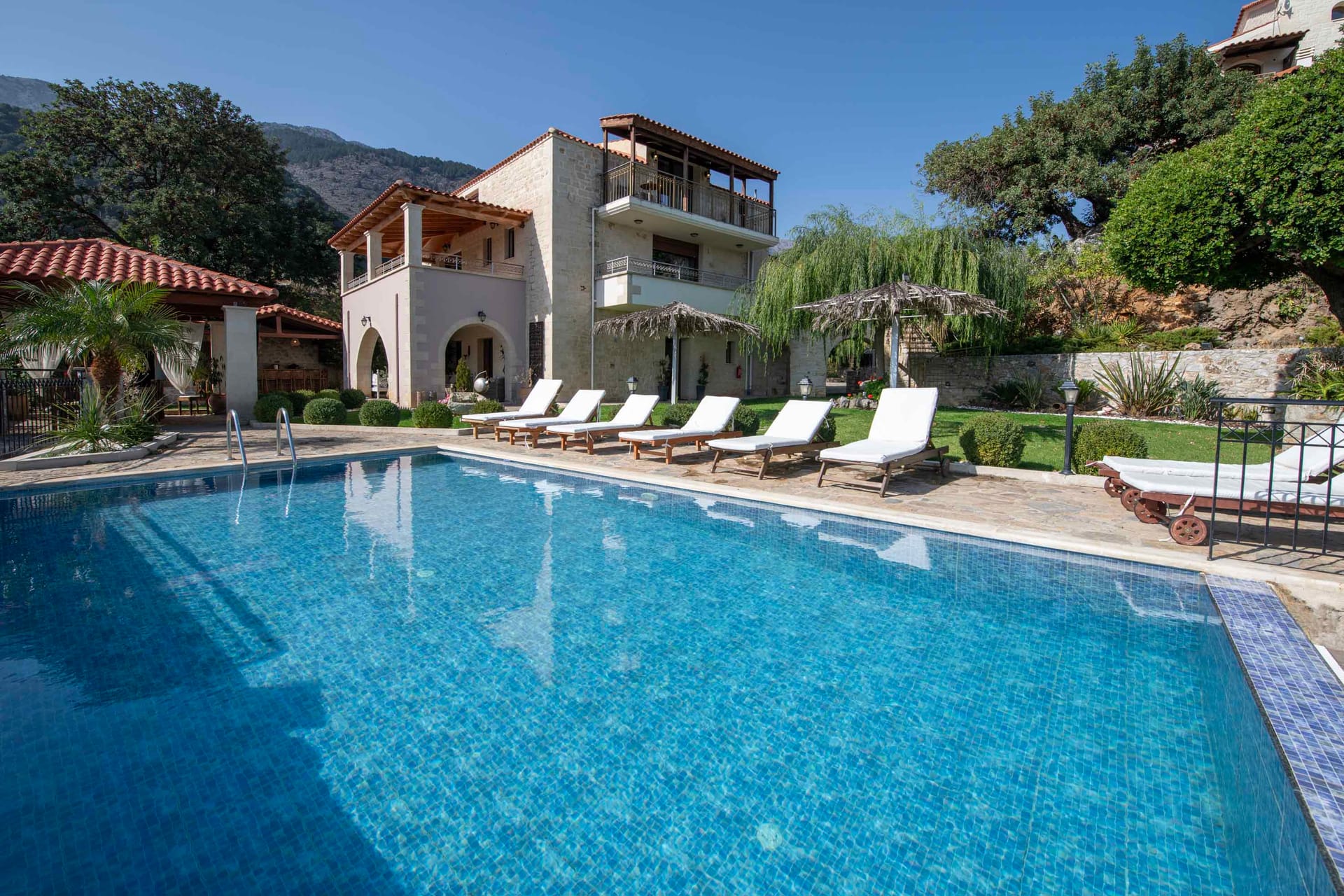 Geroulios Kastro Villa I-6BDR Heated* Pool & Seaview