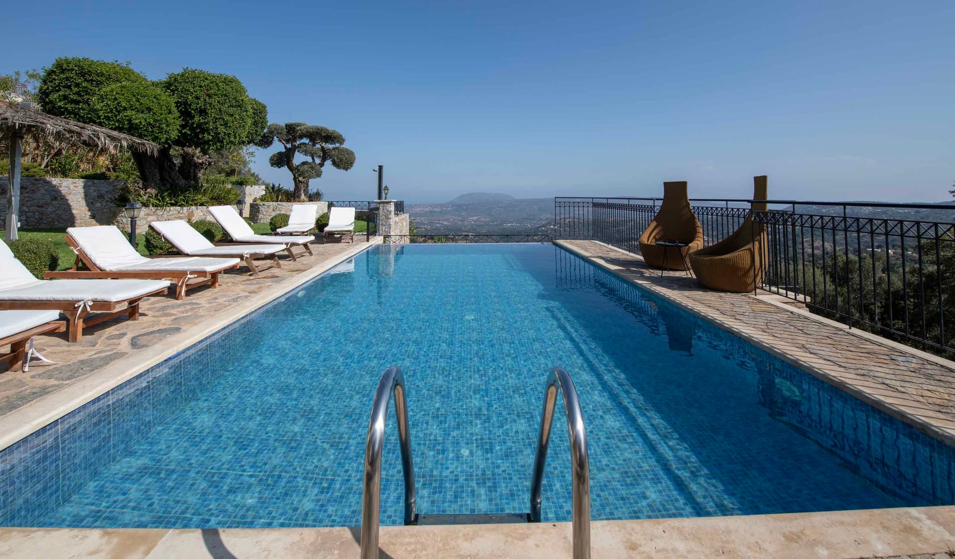 Geroulios Kastro Villa I-6BDR Heated* Pool & Seaview