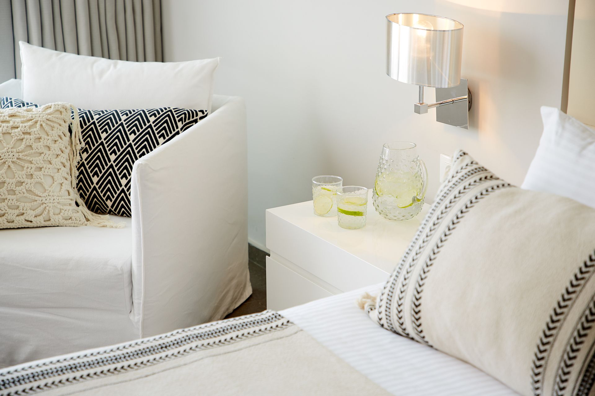 Beachfront Deluxe Junior Suite with Sea View - Outdoor Jacuzzi