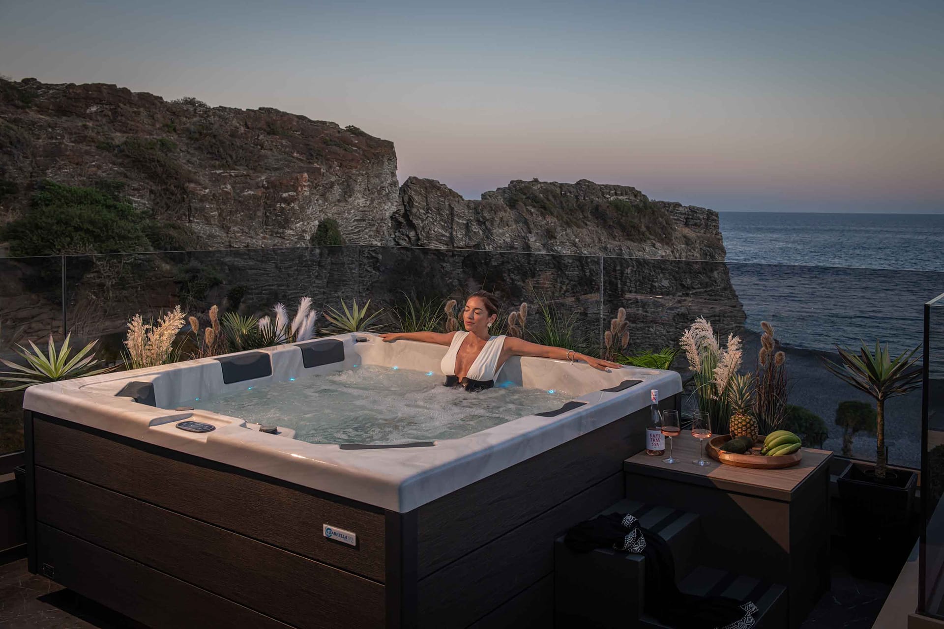 Lapis Nera Villa II - Beachfront & Free*Heated Pool