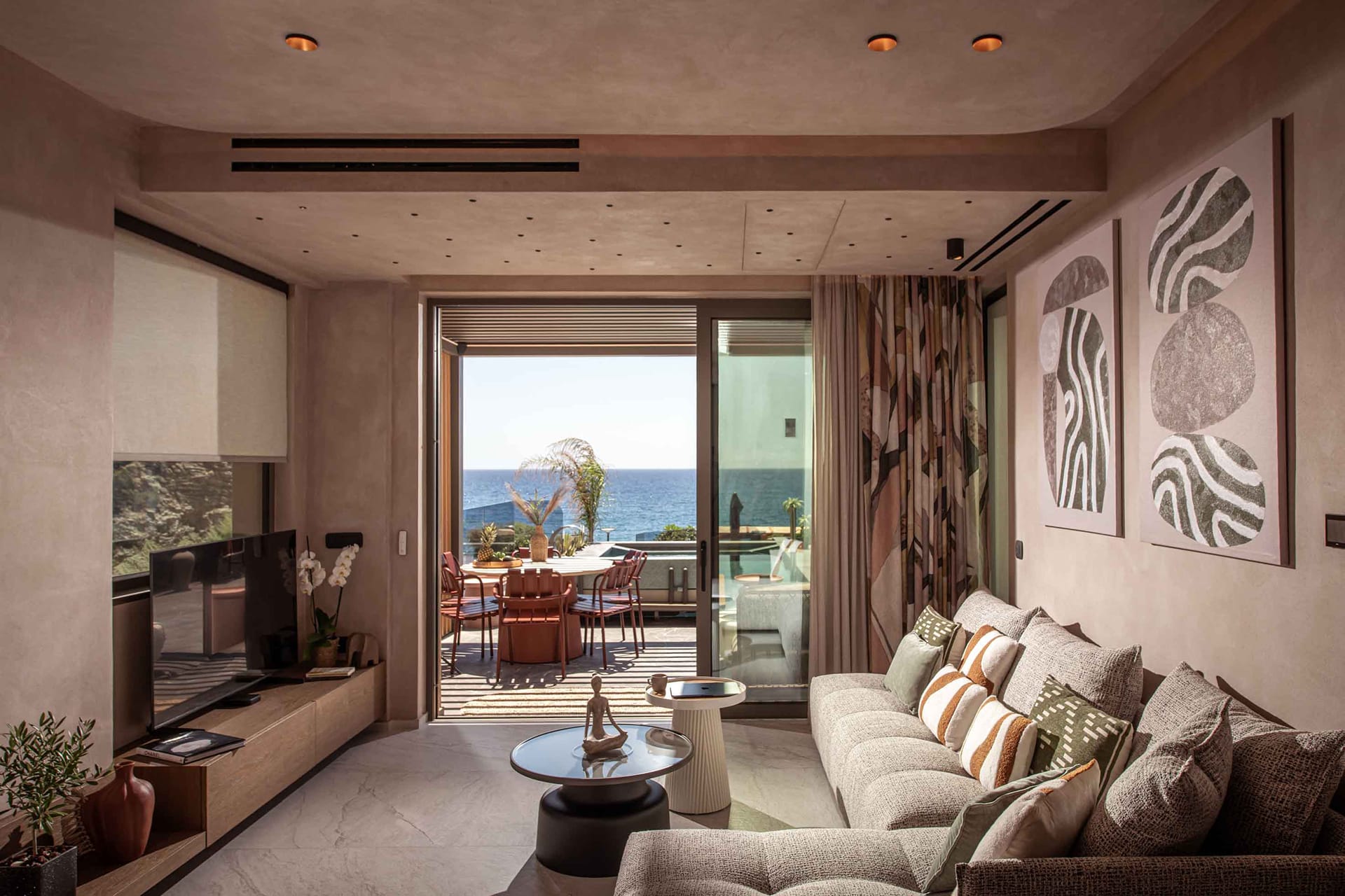 Lapis Nera Villa II - Beachfront & Free*Heated Pool