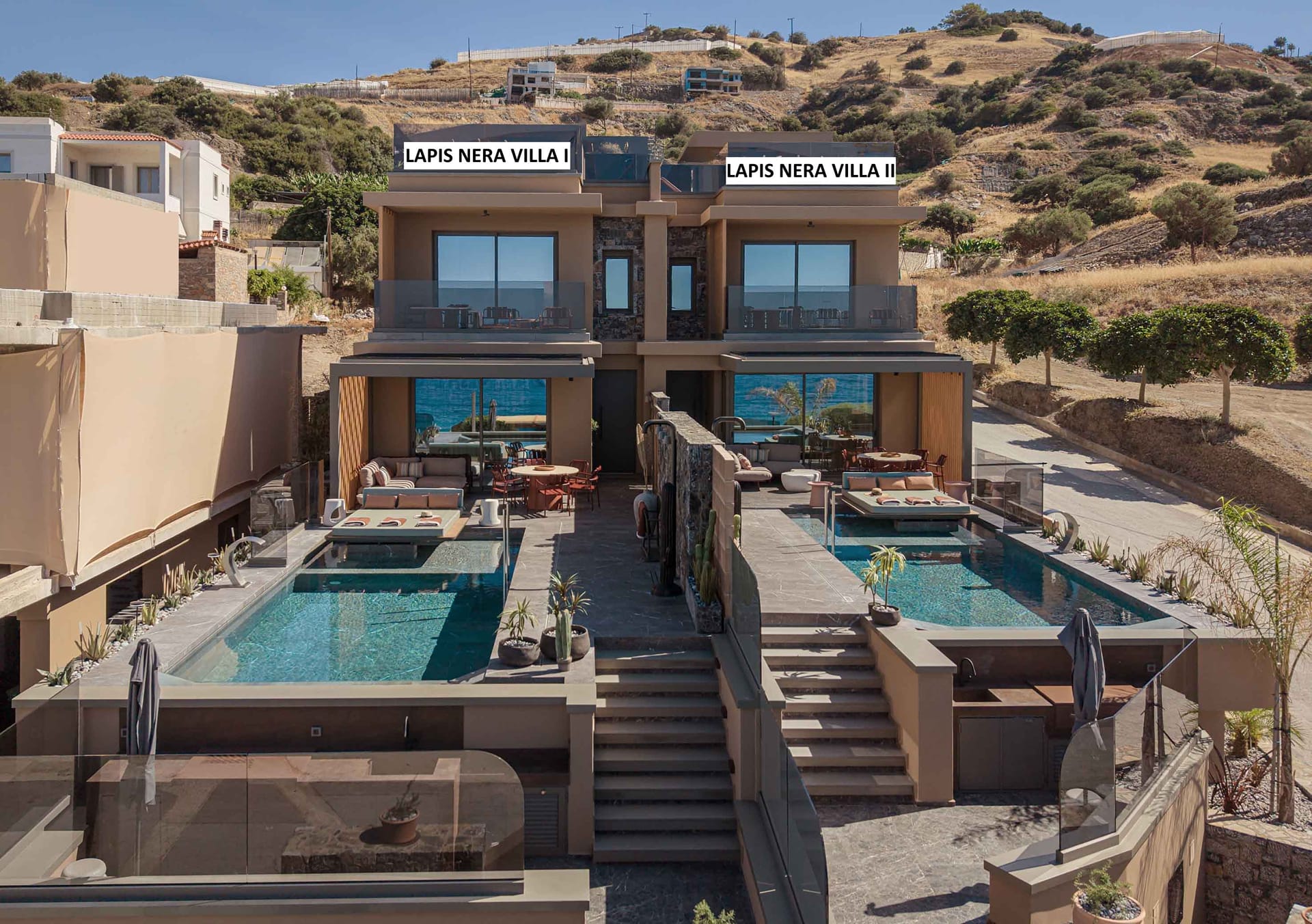 Lapis Nera Villas - Beachfront & Free*Heated Pools