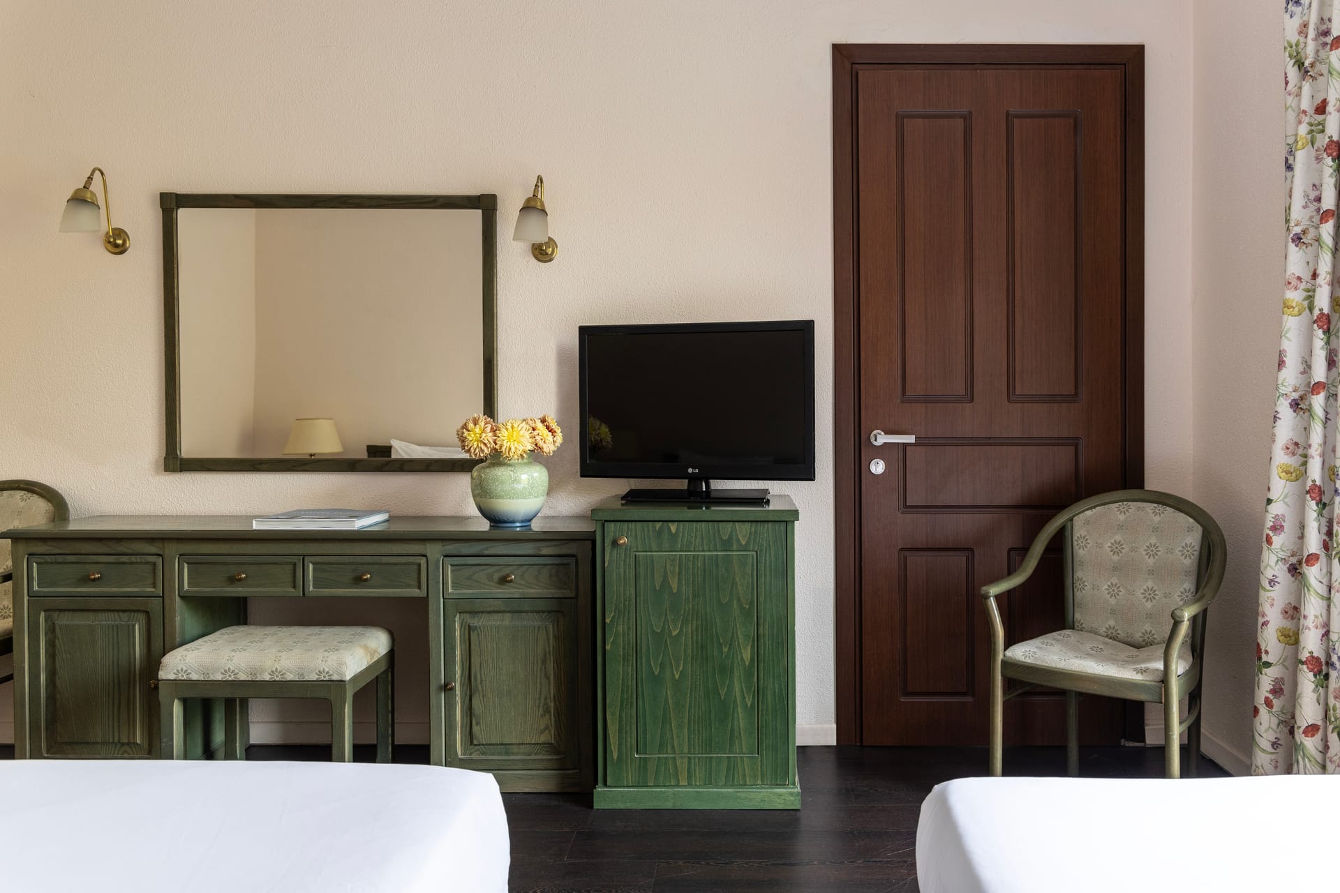 Interconnecting Rooms