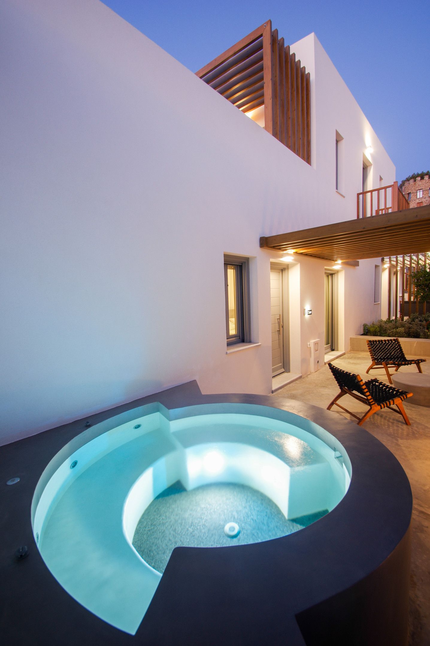 Executive Suite with Jaccuzi and garden view