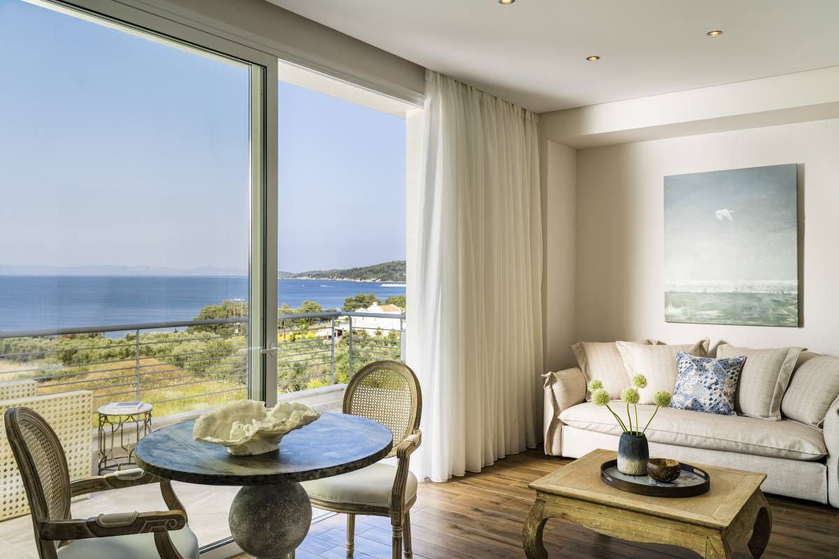 Suite - 1 Bedroom (shared pool)