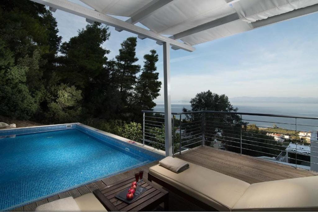 Exclusive 1 Bedroom Suite with private pool