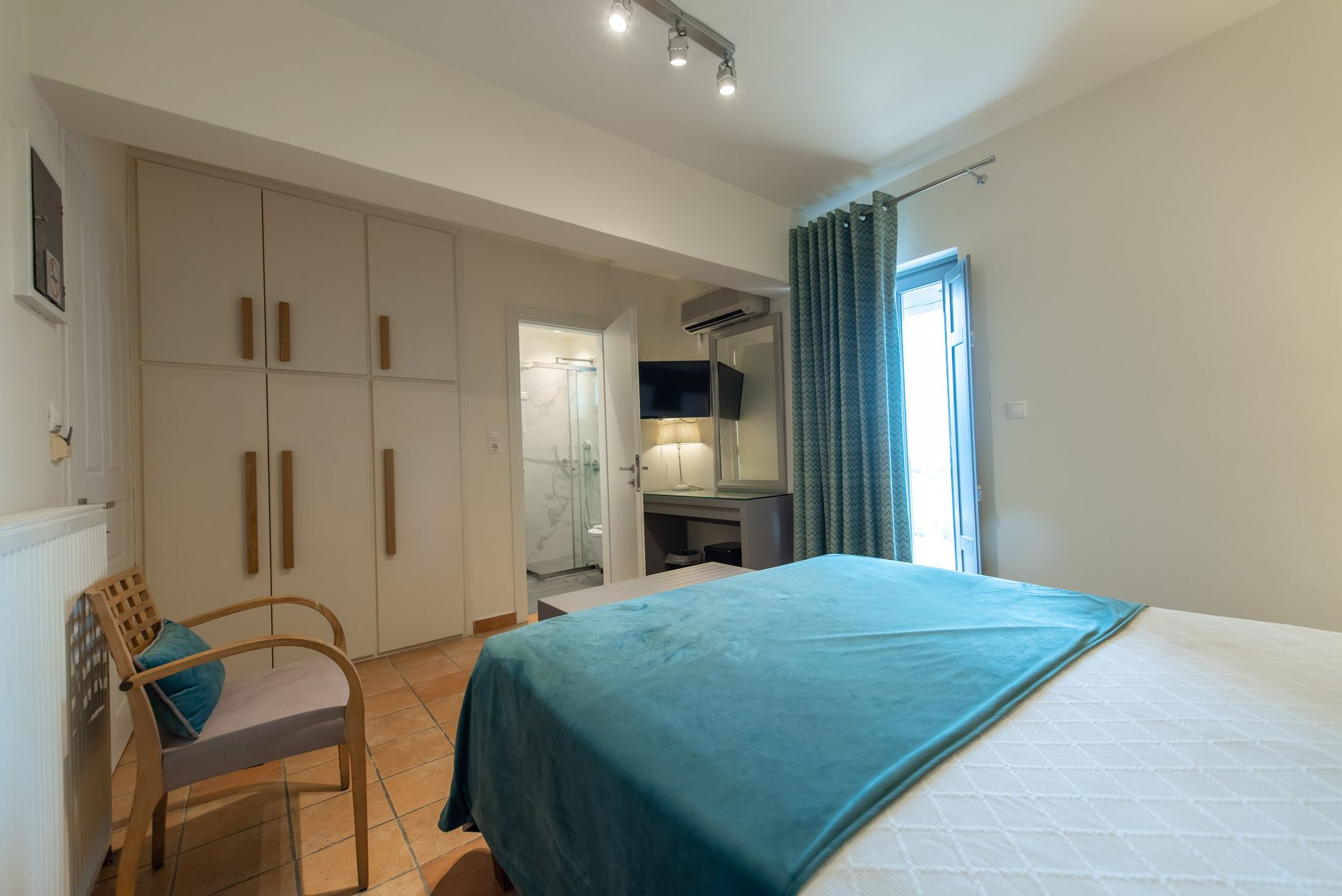 Standard Side Sea View Room