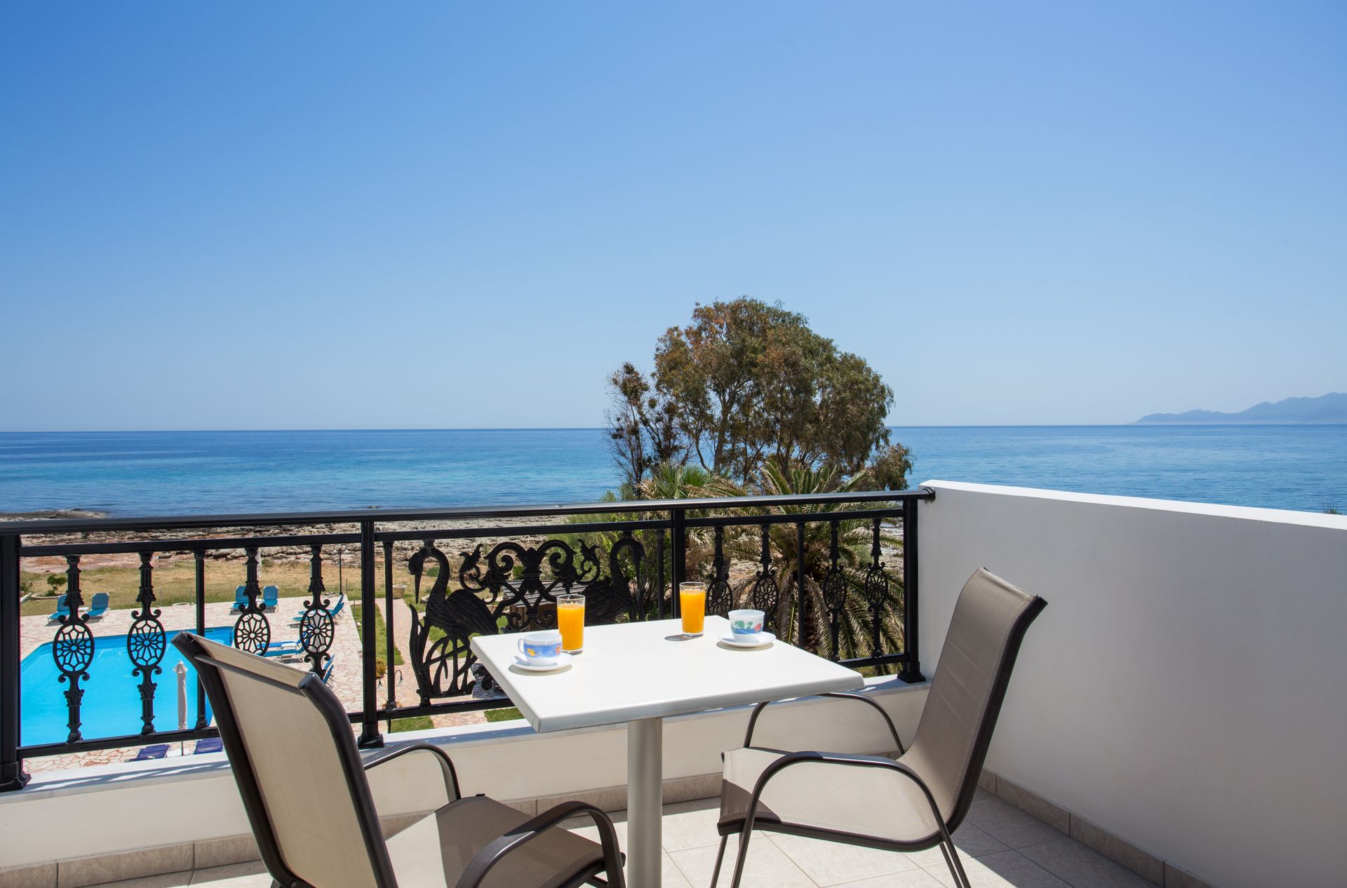 Superior Double Room | Sea &amp; Pool View