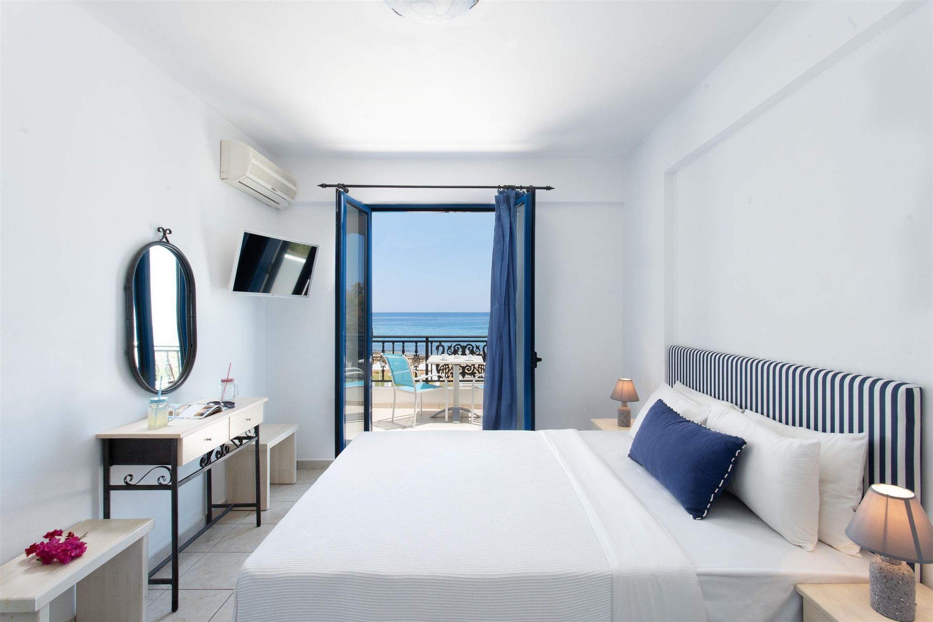 Superior Double Studio | Sea & Pool View