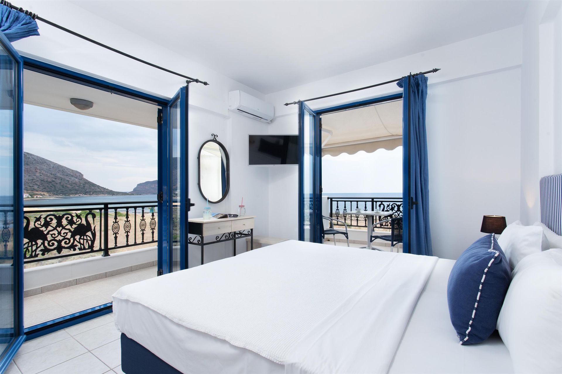 Superior Double Studio | Panoramic View