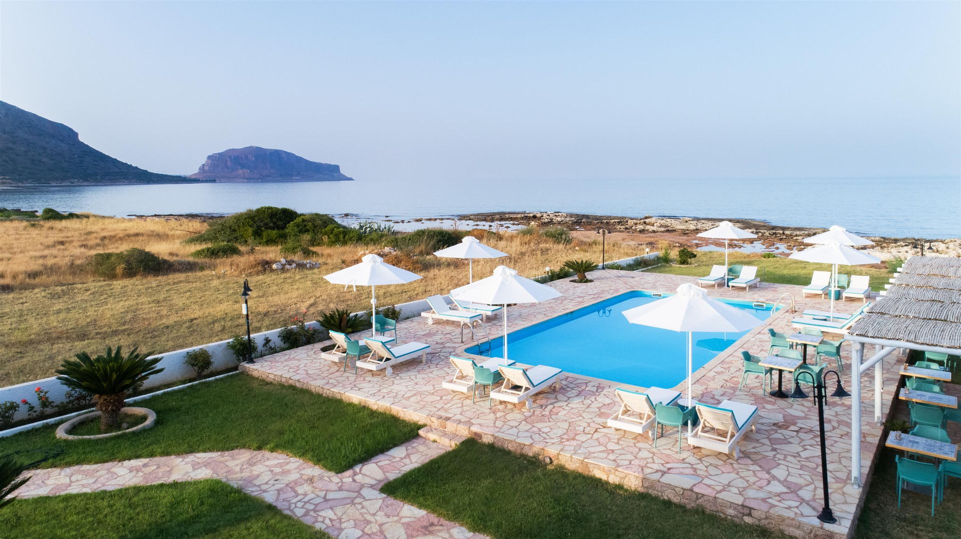 Superior Double Studio | Panoramic View