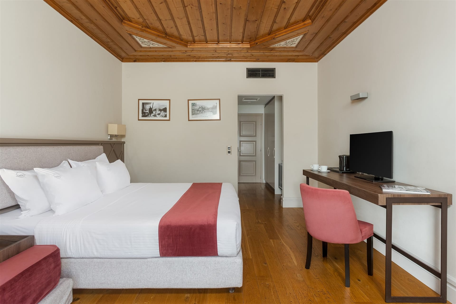 Superior Side Lake View