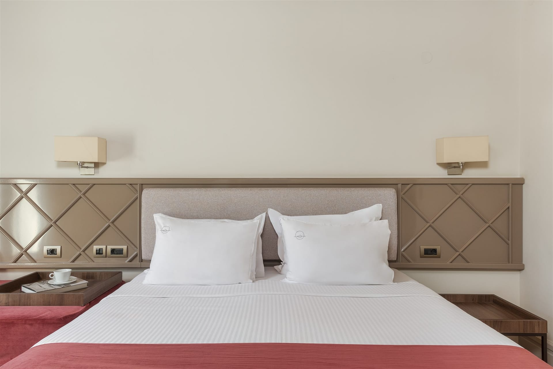 Superior Side Lake View