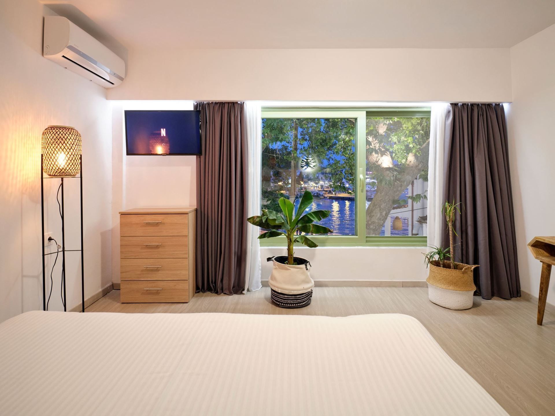 One Bedroom Suite with Sea View