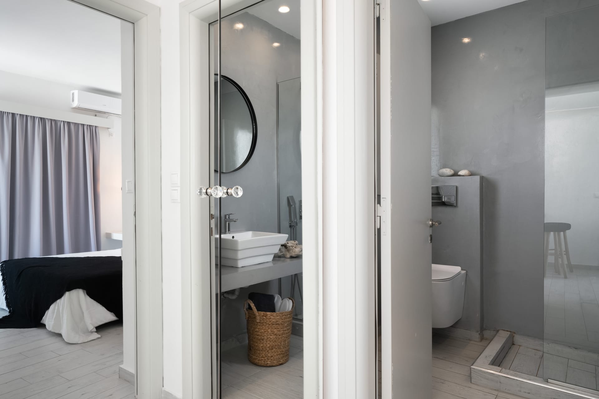 Superior One Bedroom Suite with Sea View