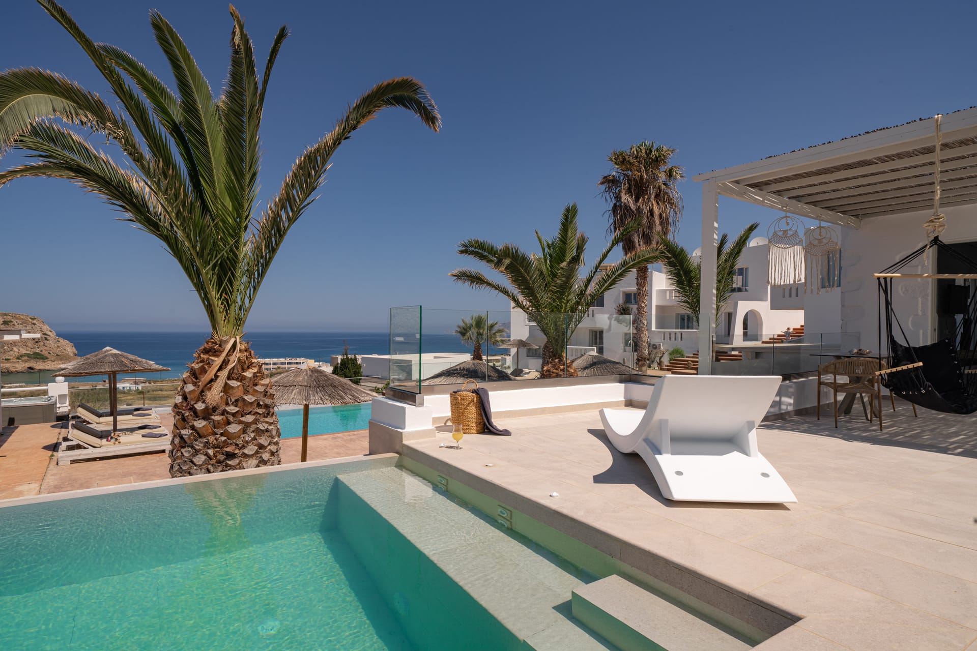 Luxury Suite with Private Pool &amp; Sea View