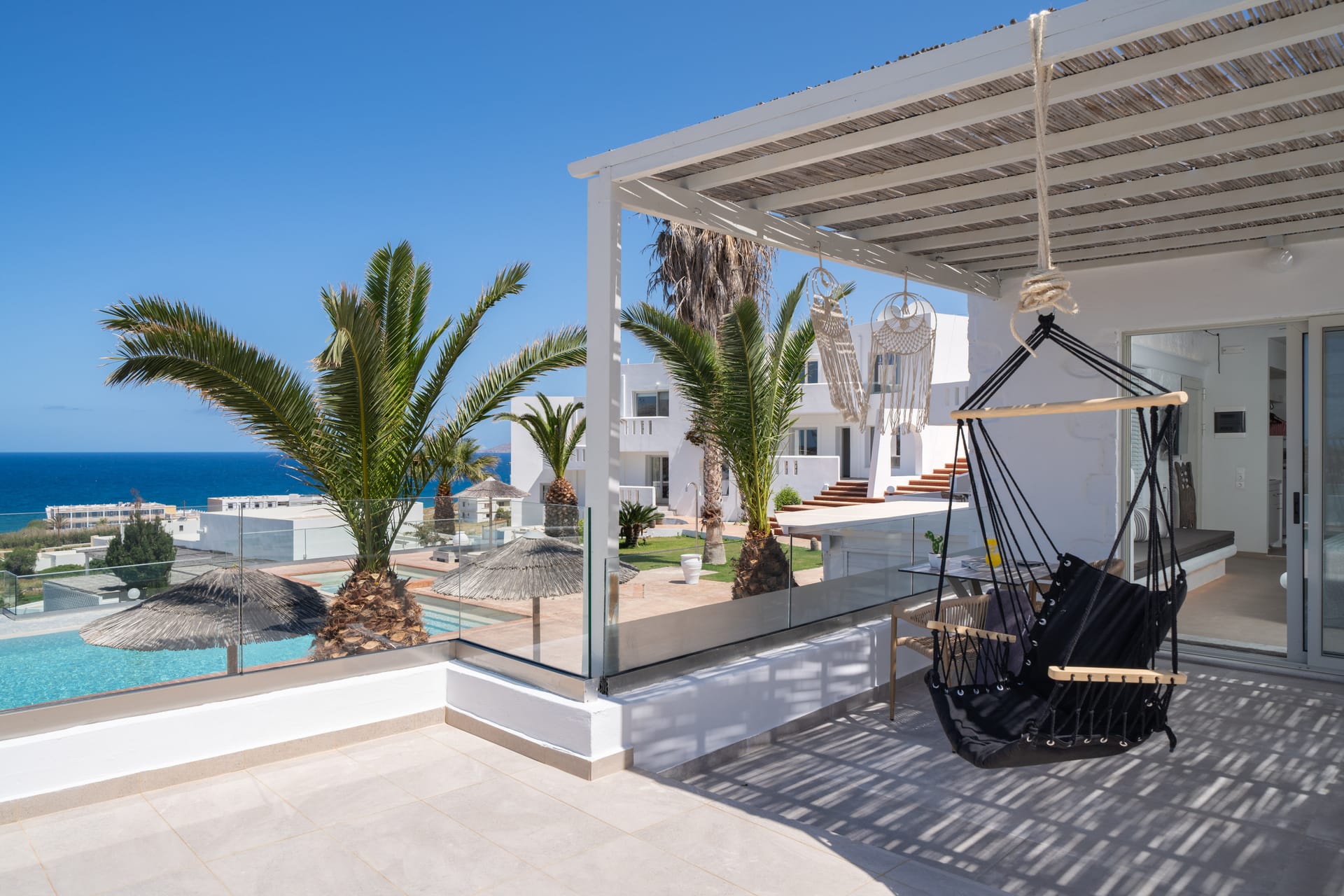 Luxury Suite with Private Pool &amp; Sea View