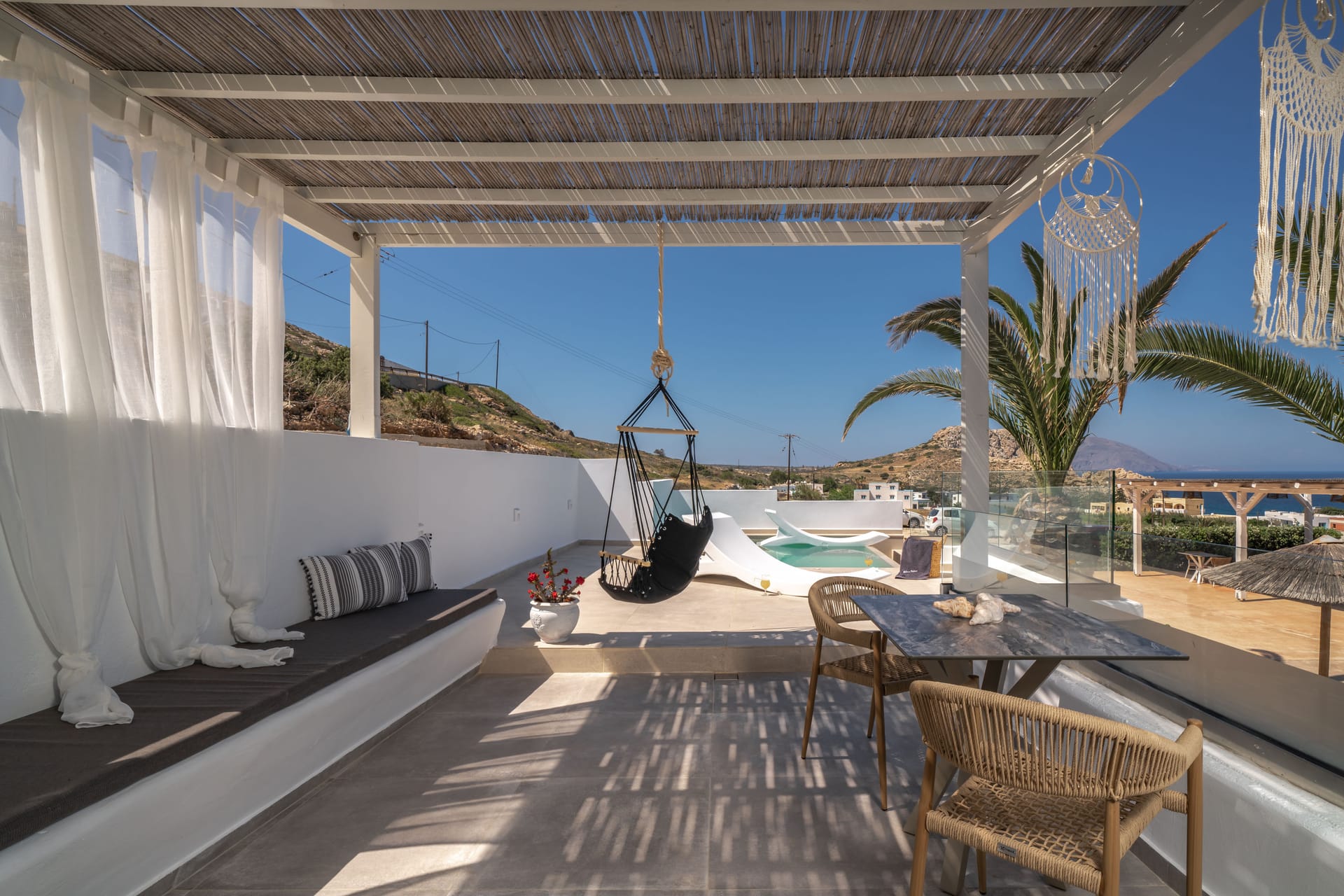 Luxury Suite with Private Pool &amp; Sea View