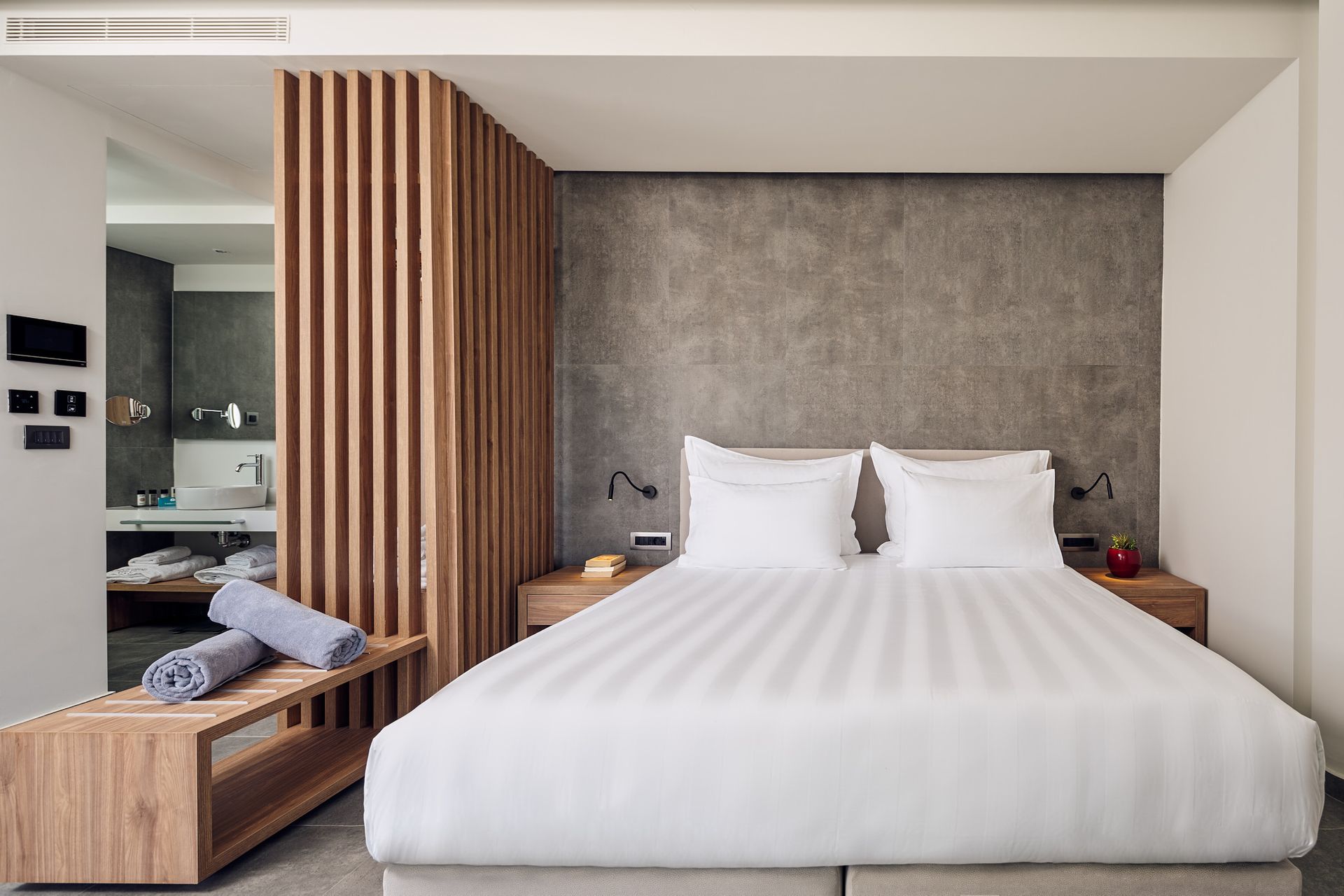 Deluxe Double Room Inland View