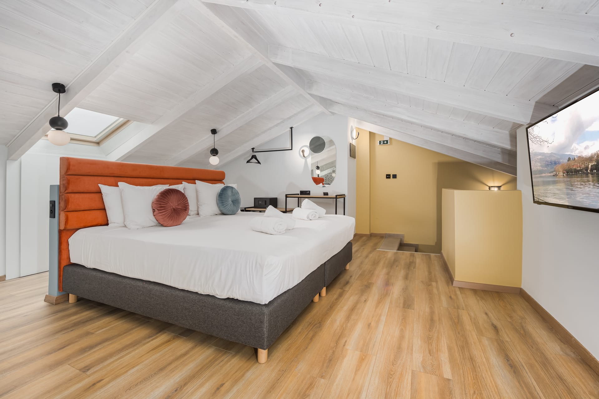 Premium Attic Room 44m²