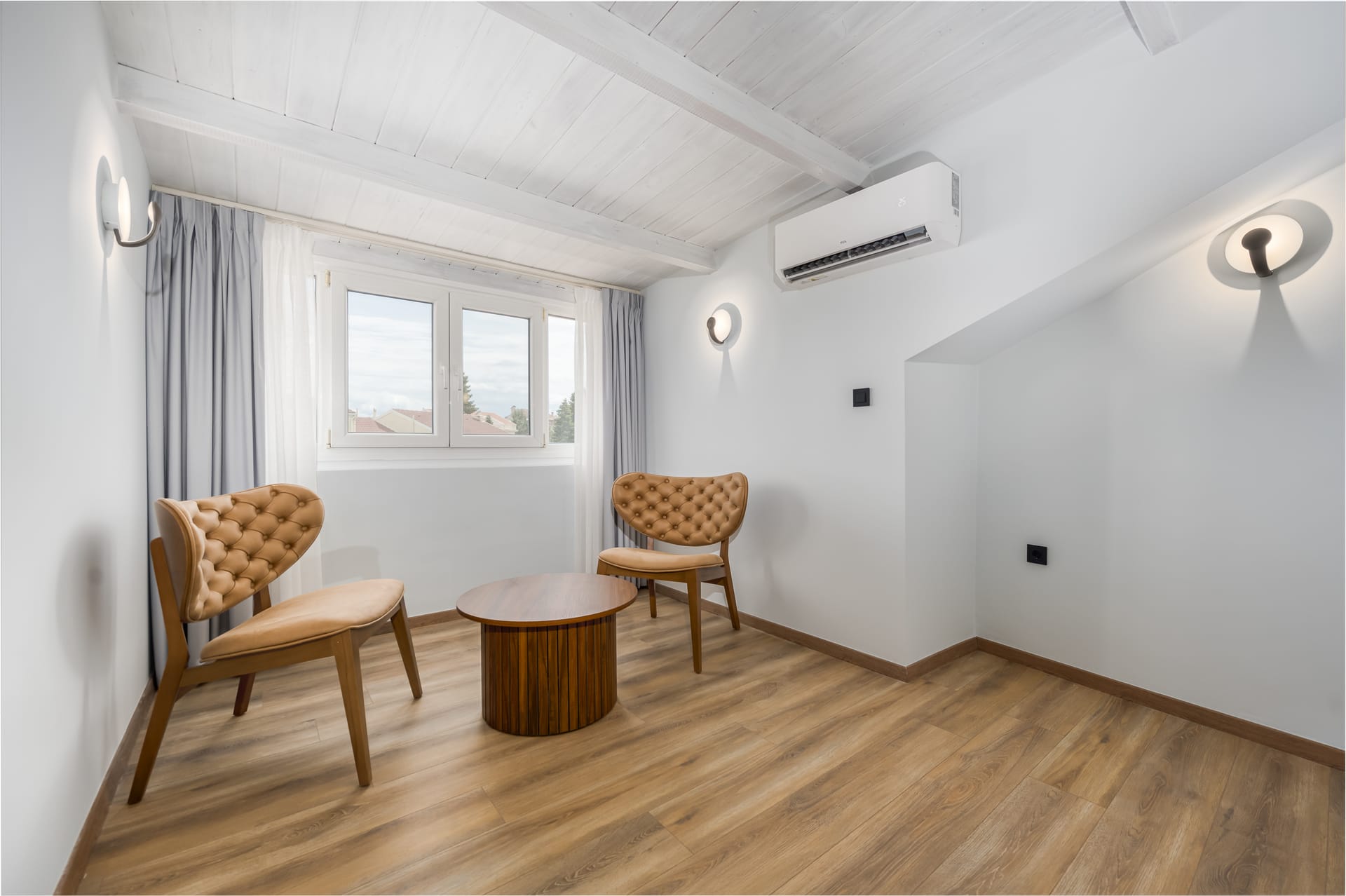 Premium Attic Room 44m²