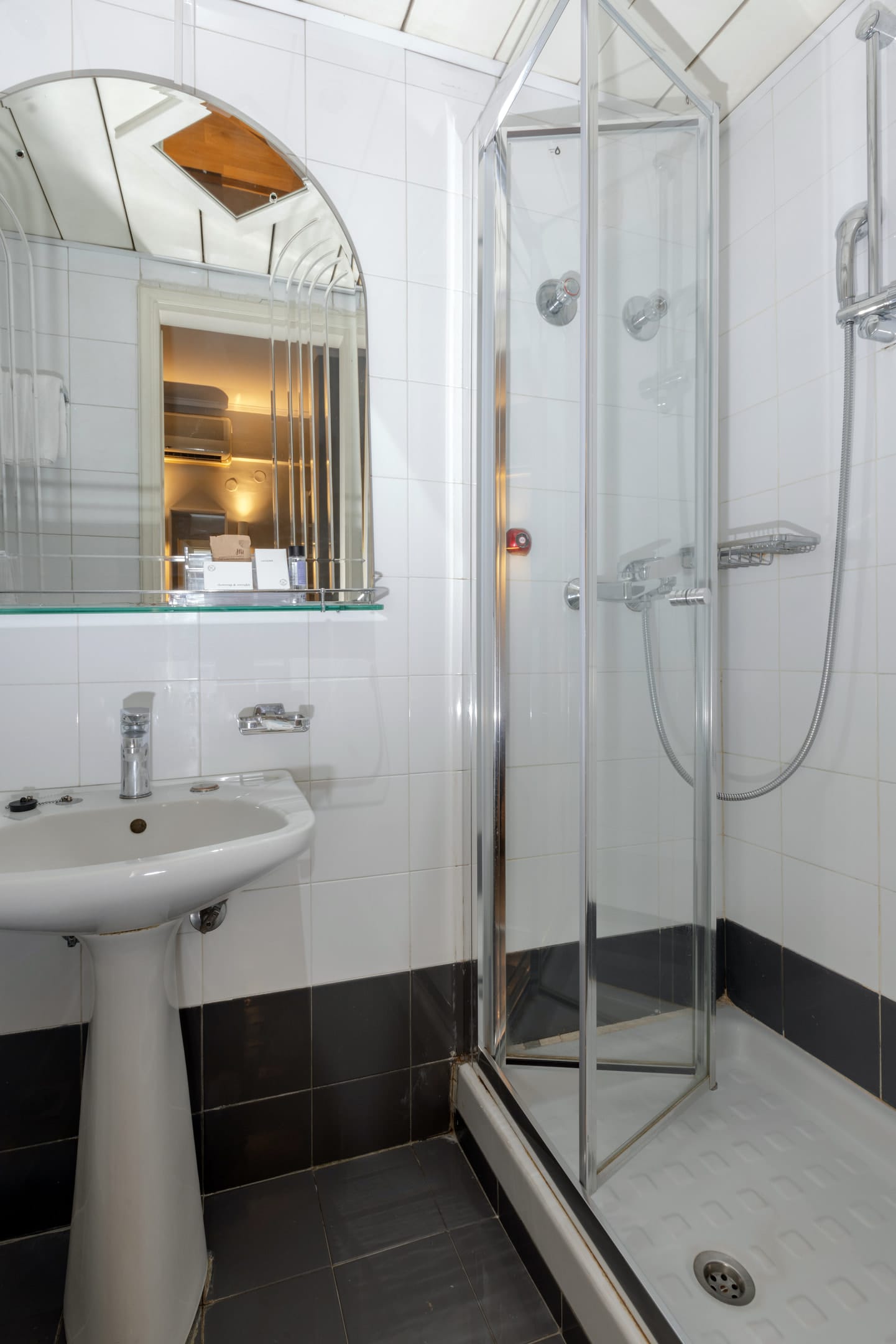 Single Room Interior View