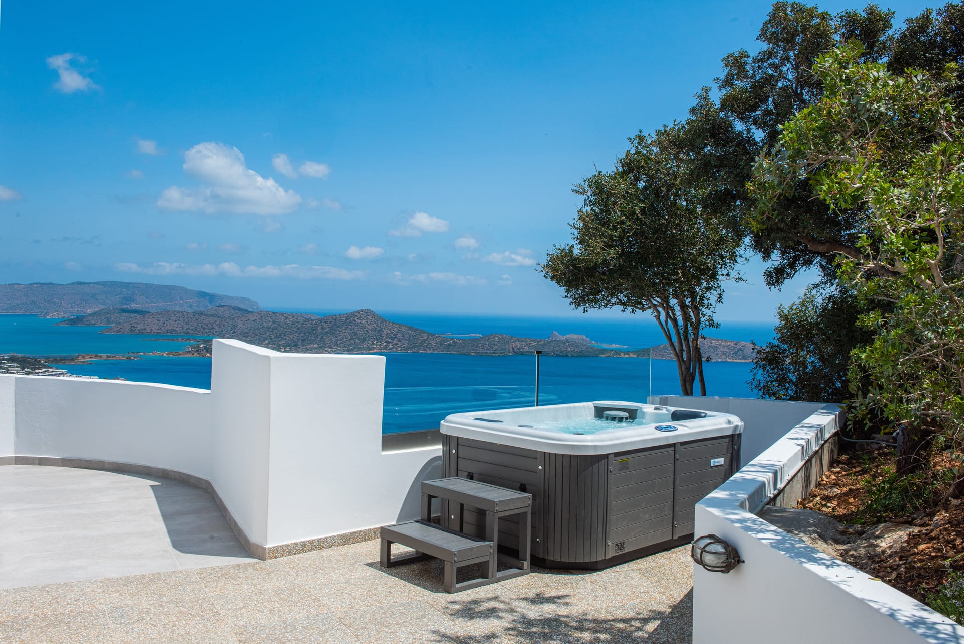 Junior Suite with Private Outdoor Jacuzzi and Sea View