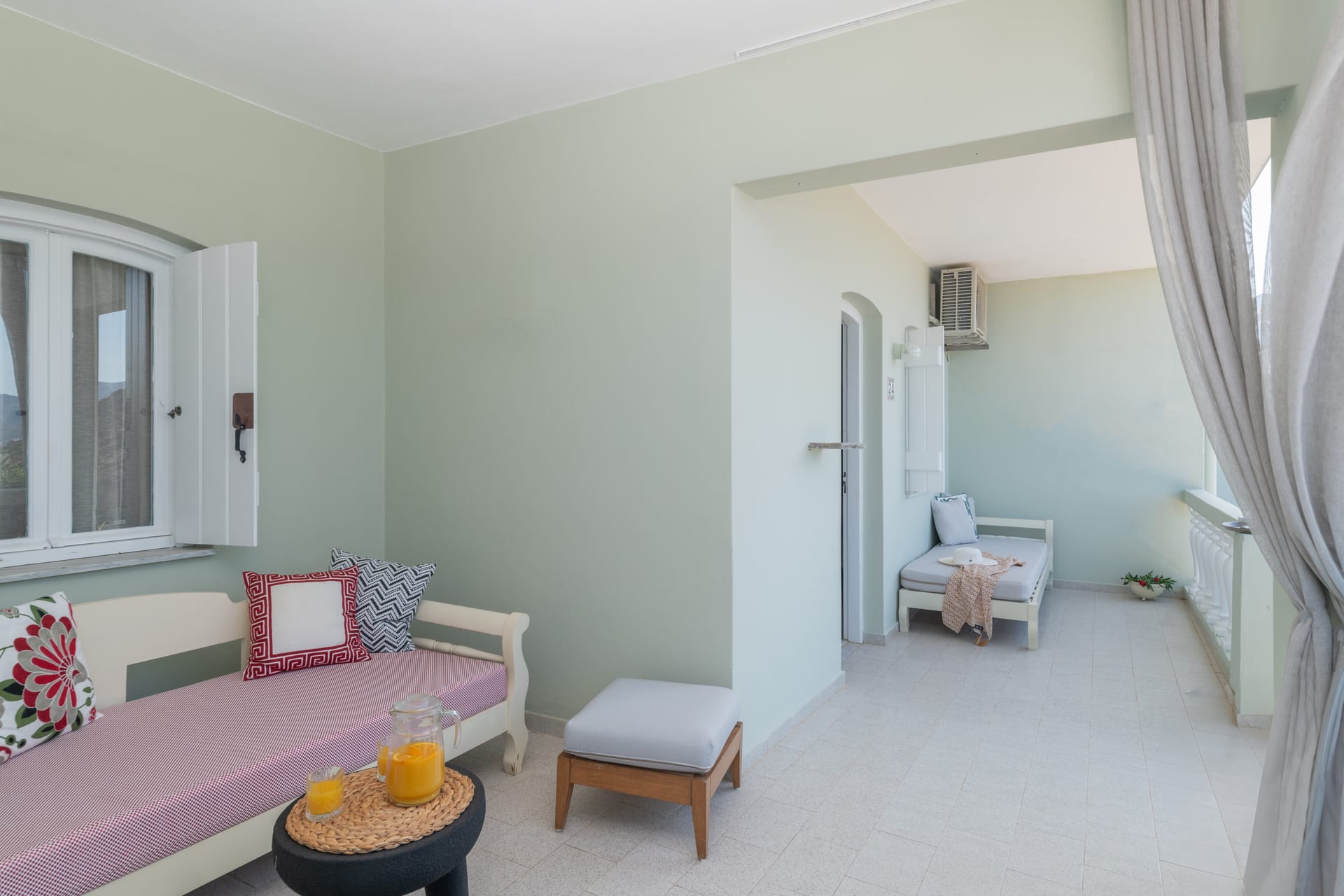 One Bedroom Apartment with Sea View