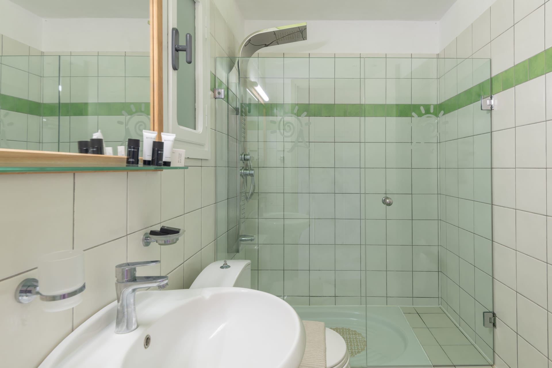 One Bedroom Apartment with Sea View