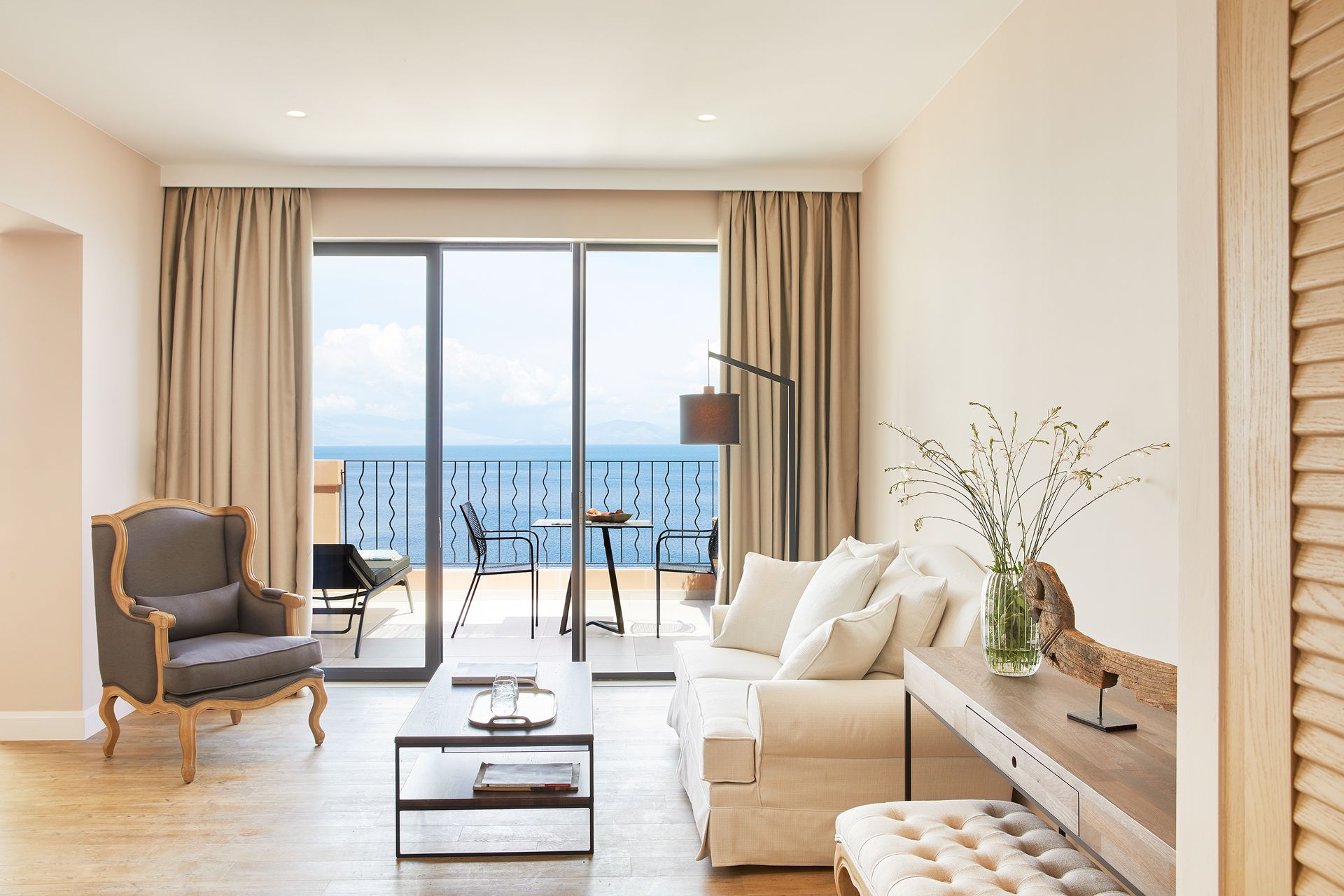 Grand Terrace Deluxe Suite Whirlpool Sea View