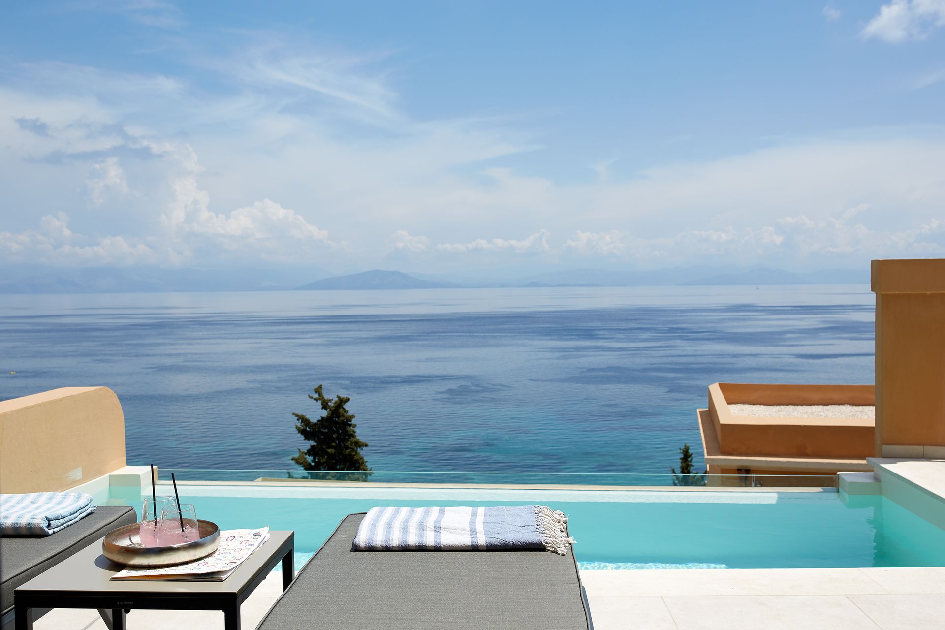 Deluxe Suite Private Pool Sea View