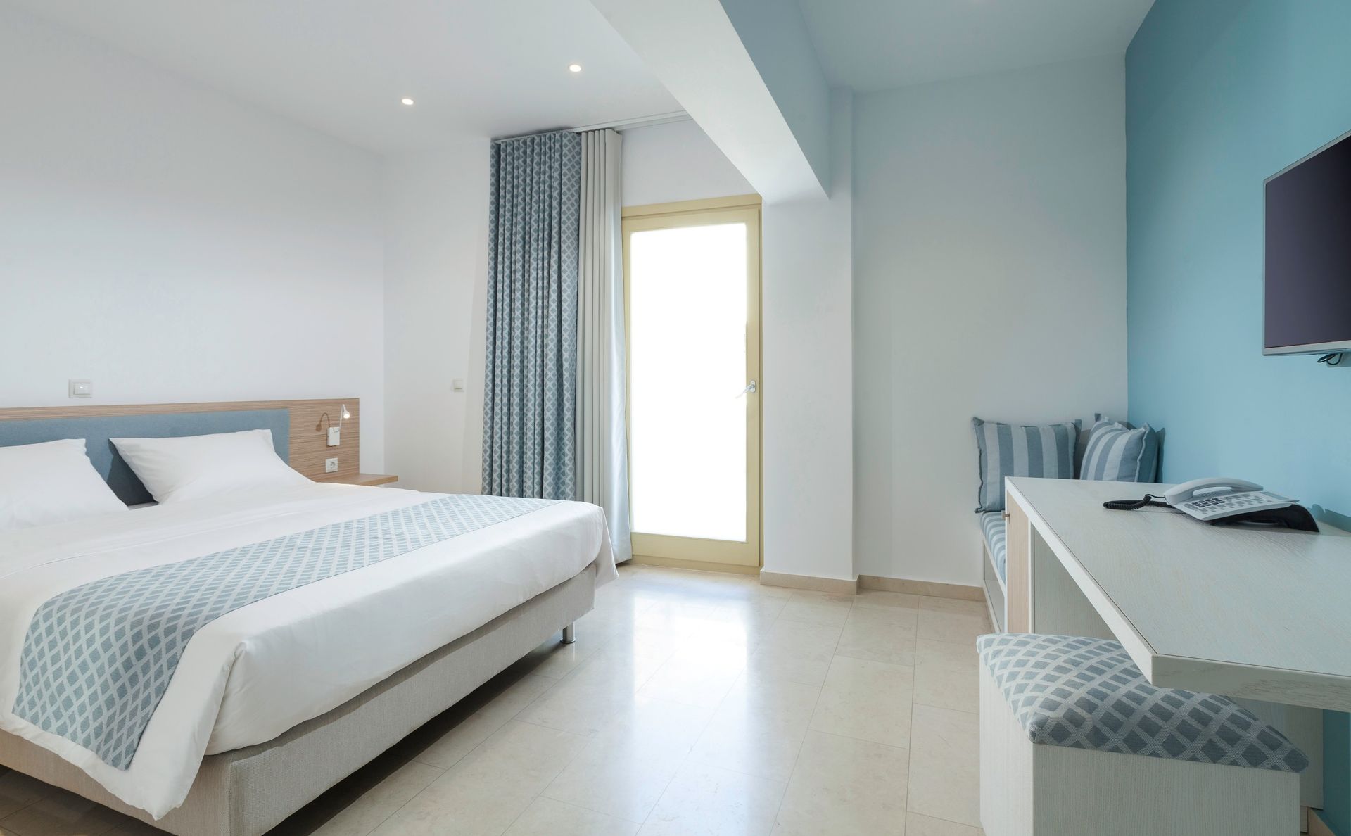 Twin Room with Mountain View