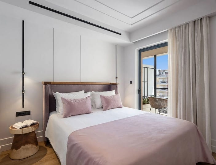 Petite Double Room