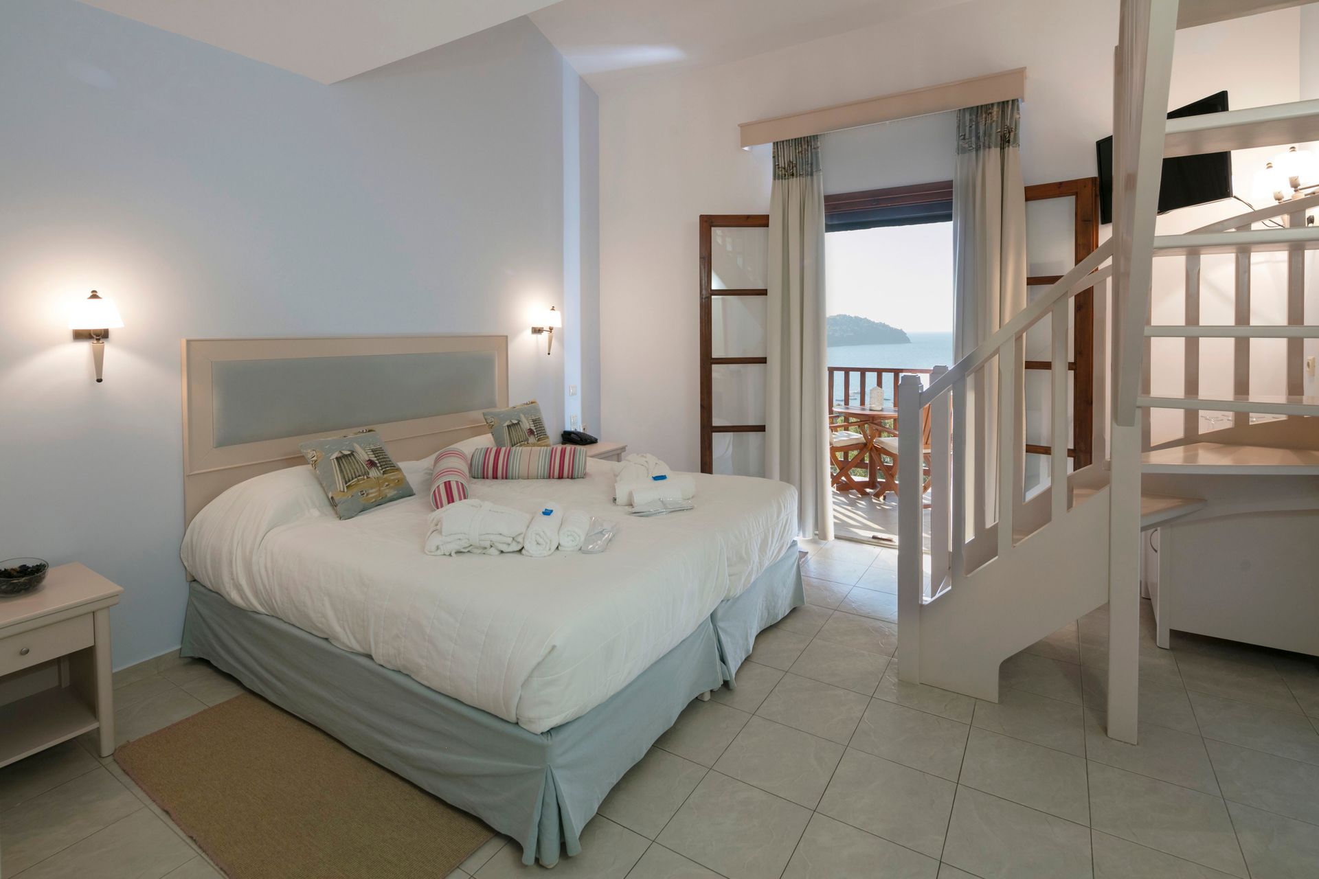 Junior Suite Family Room