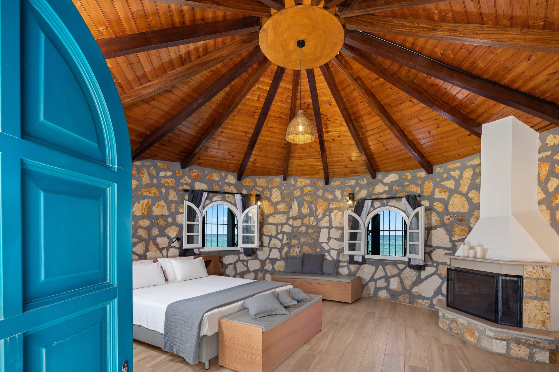 Romantic Suite on Beach Side